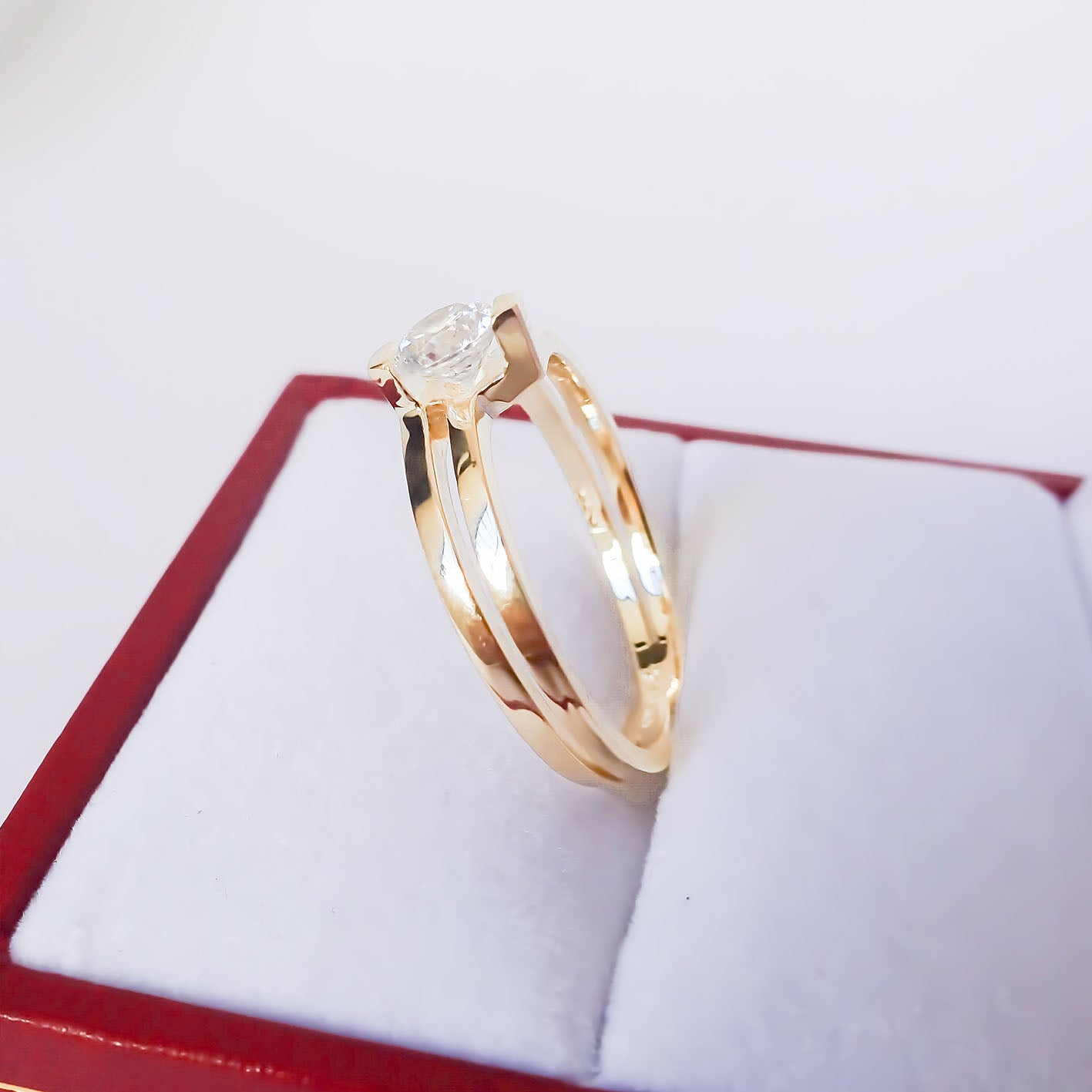 Amor Eterno - Anillo Irene / Oro 10k Sólido