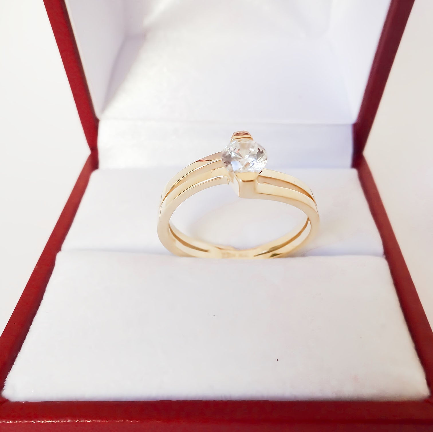 Amor Eterno - Anillo Irene / Oro 10k Sólido