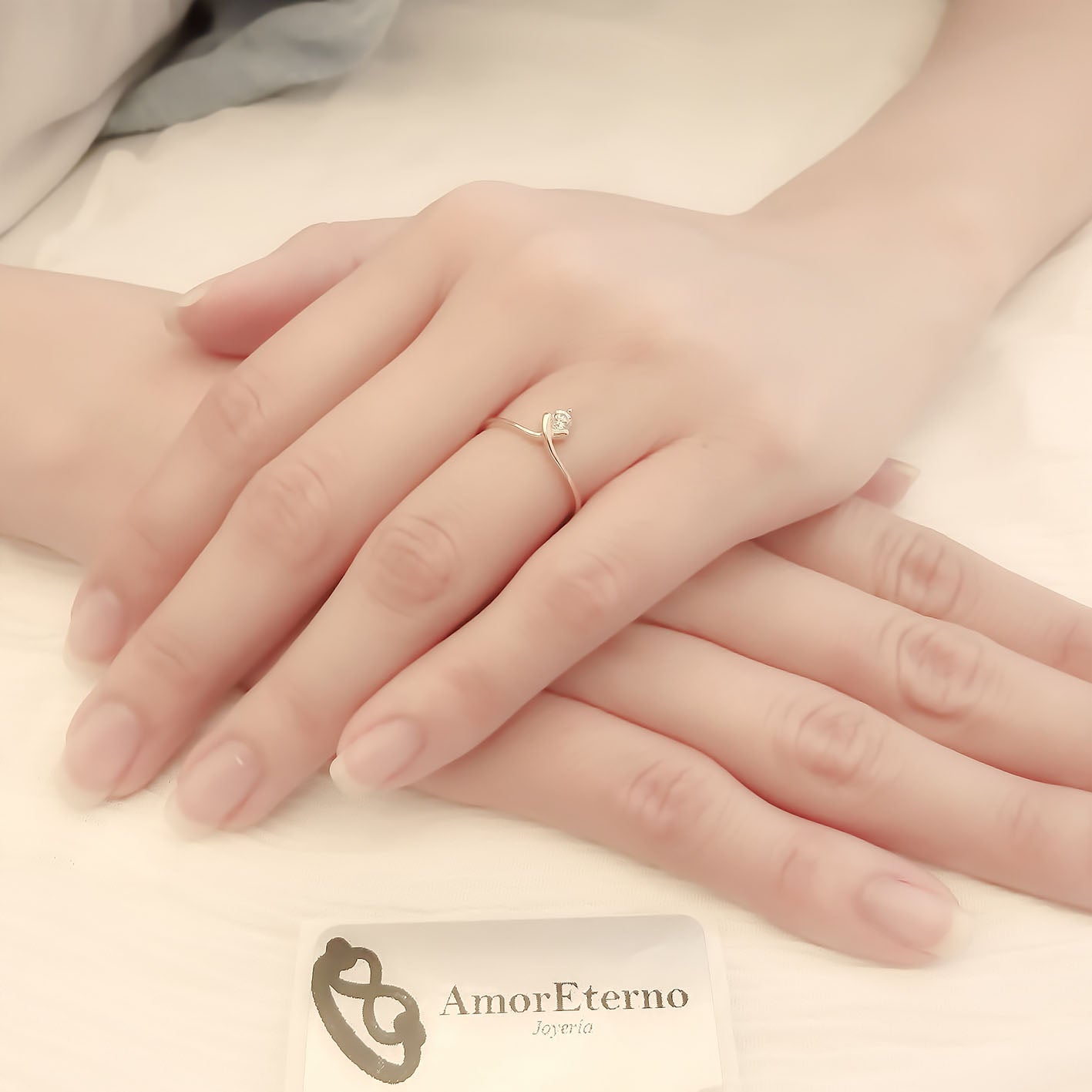 Amor Eterno - Corona Diana / Oro Sólido 14k