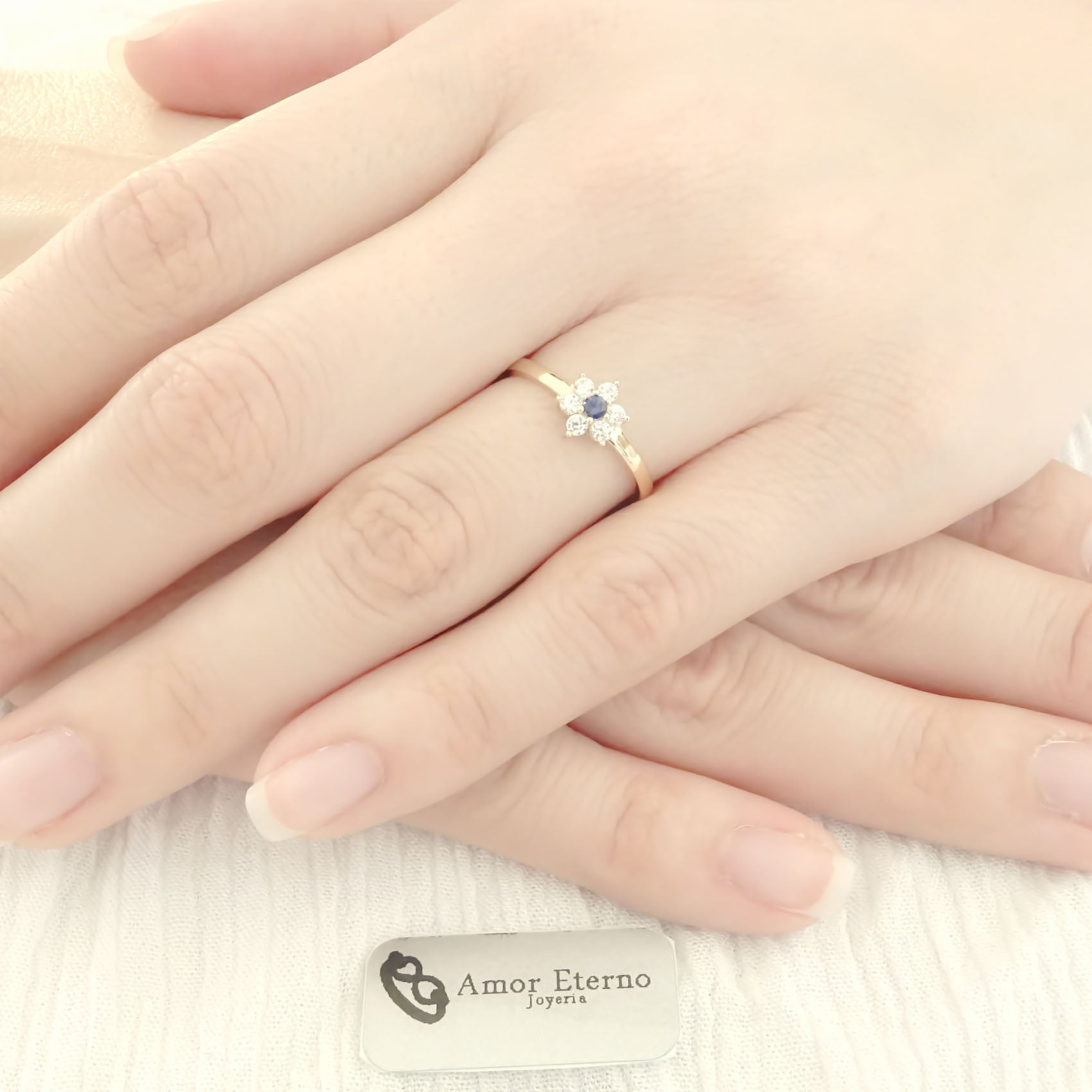 Amor Eterno - Anillo Flor / Oro 10k Solido / Azul Oscuro