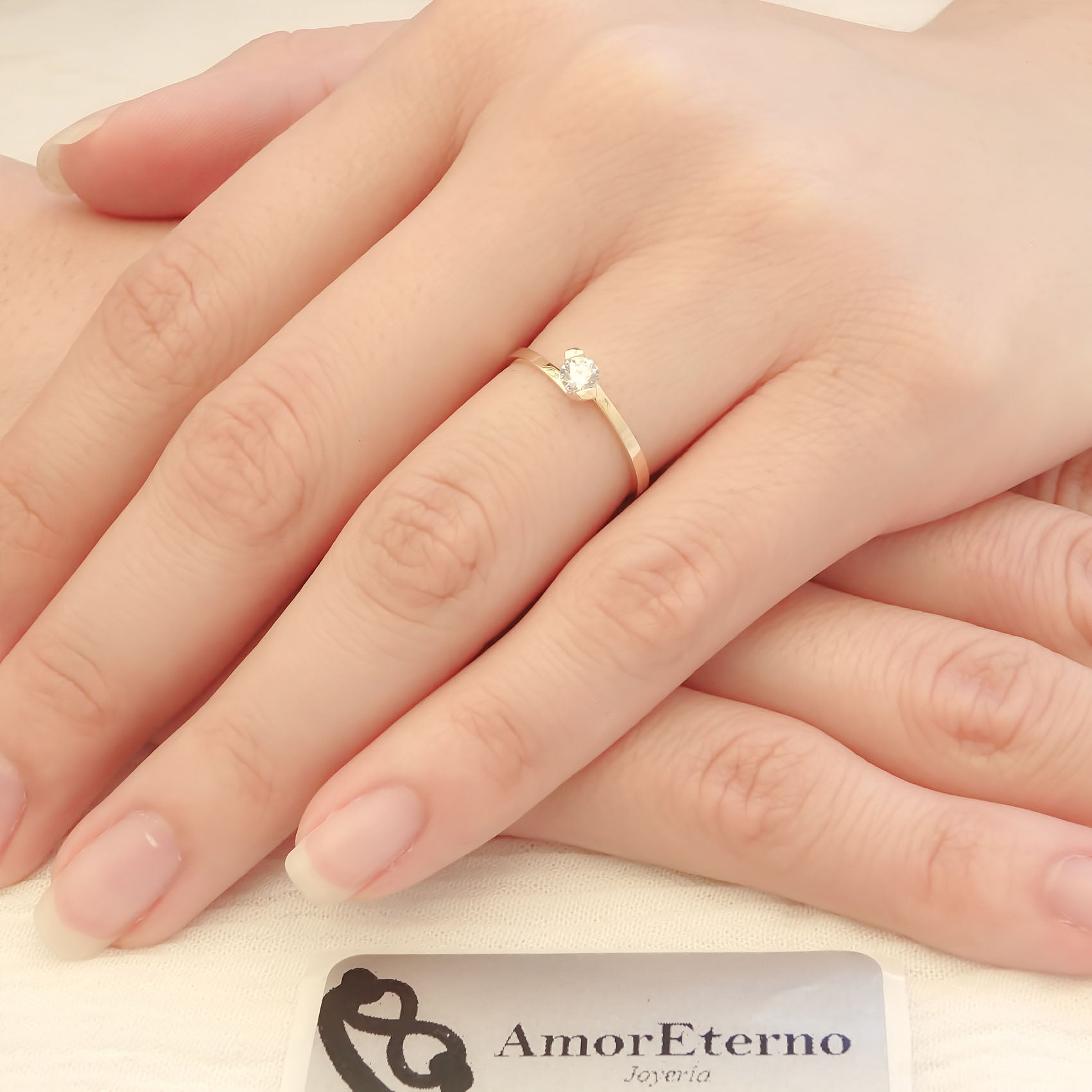 Fino Anillo De Compromiso En Oro 10k Solido / Círculo Plano