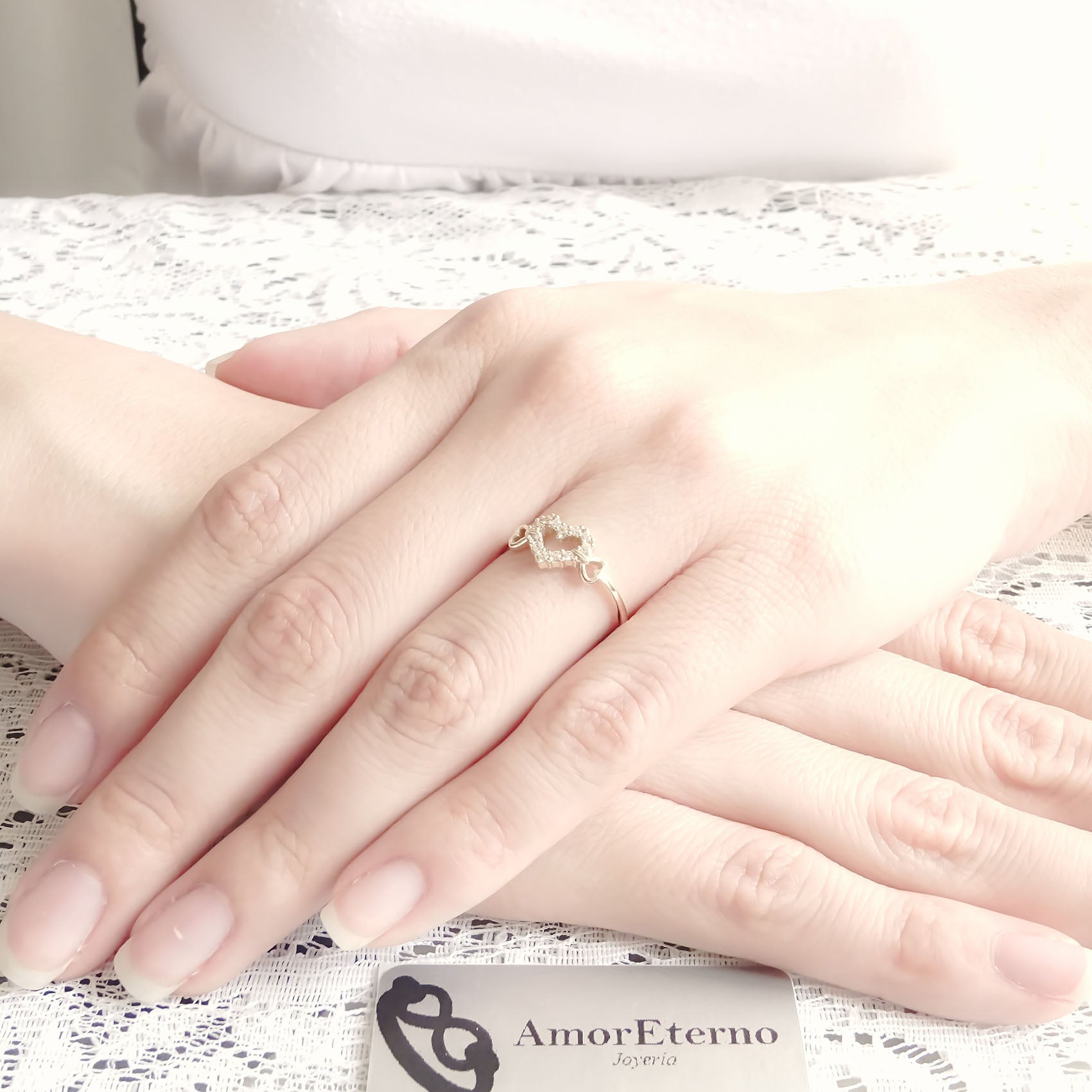 Amor Eterno - Anillo Corazón Flechado / Oro Sólido 10k