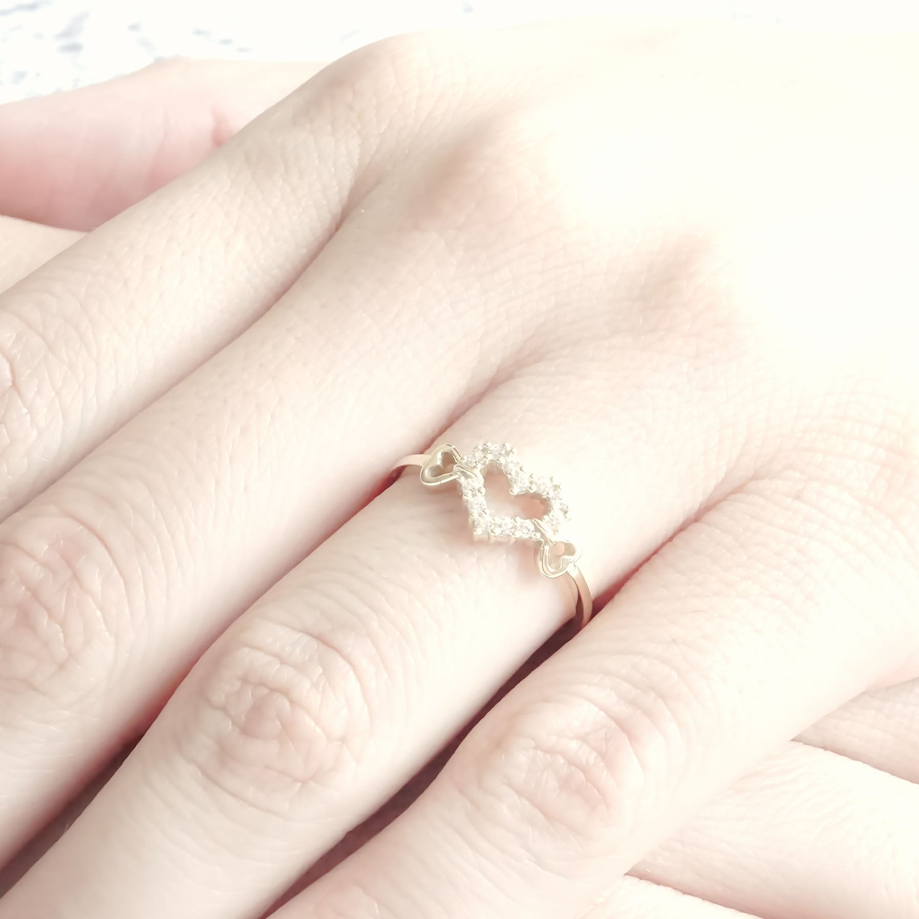 Amor Eterno - Anillo Corazón Flechado / Oro Sólido 10k