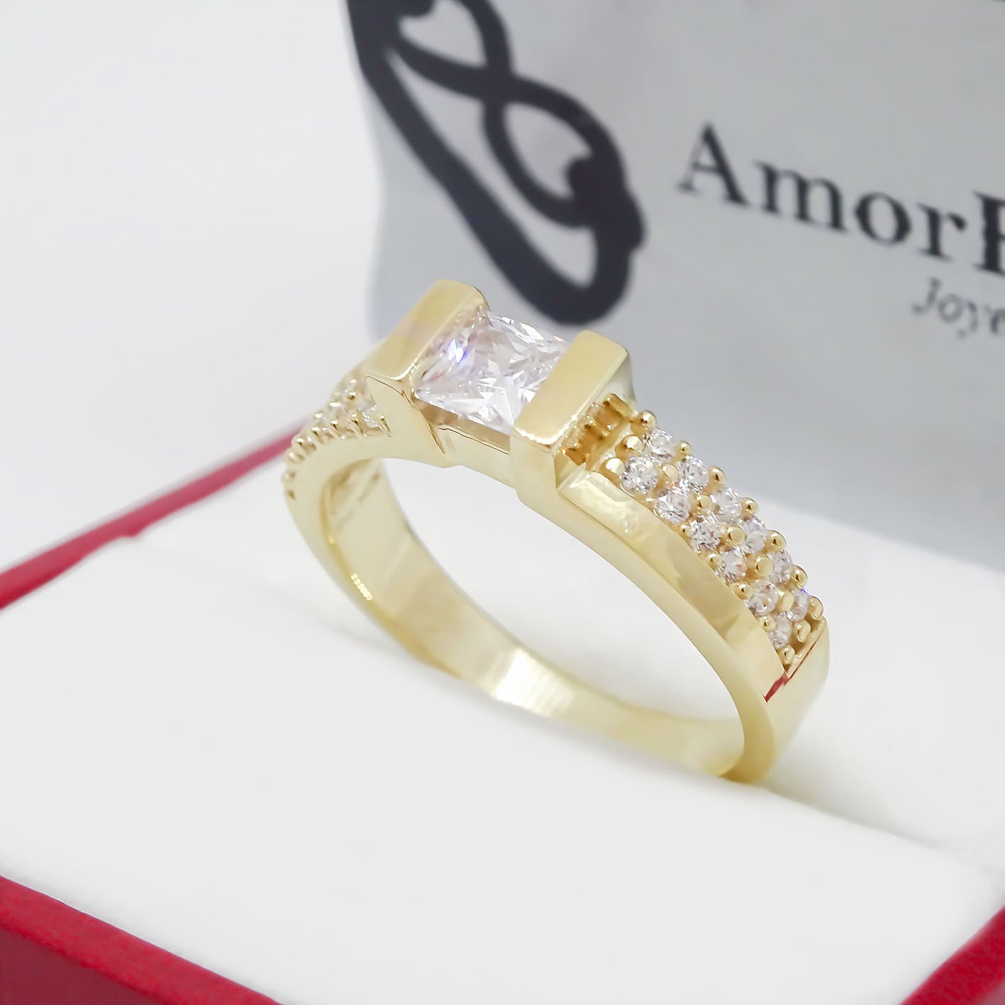 Amor Eterno - Grueso Anillo / Cuadrado 25 / Oro Sólido 10k