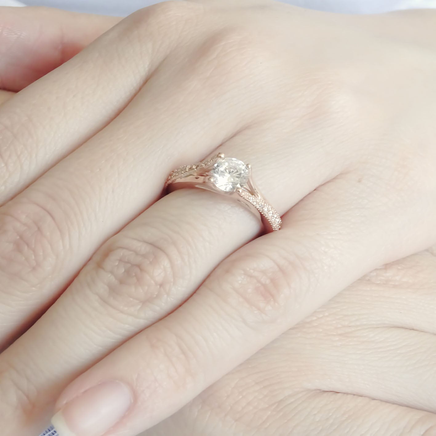 Amor Eterno - Anillo Victoria / Oro 10k Sólido / Blanco