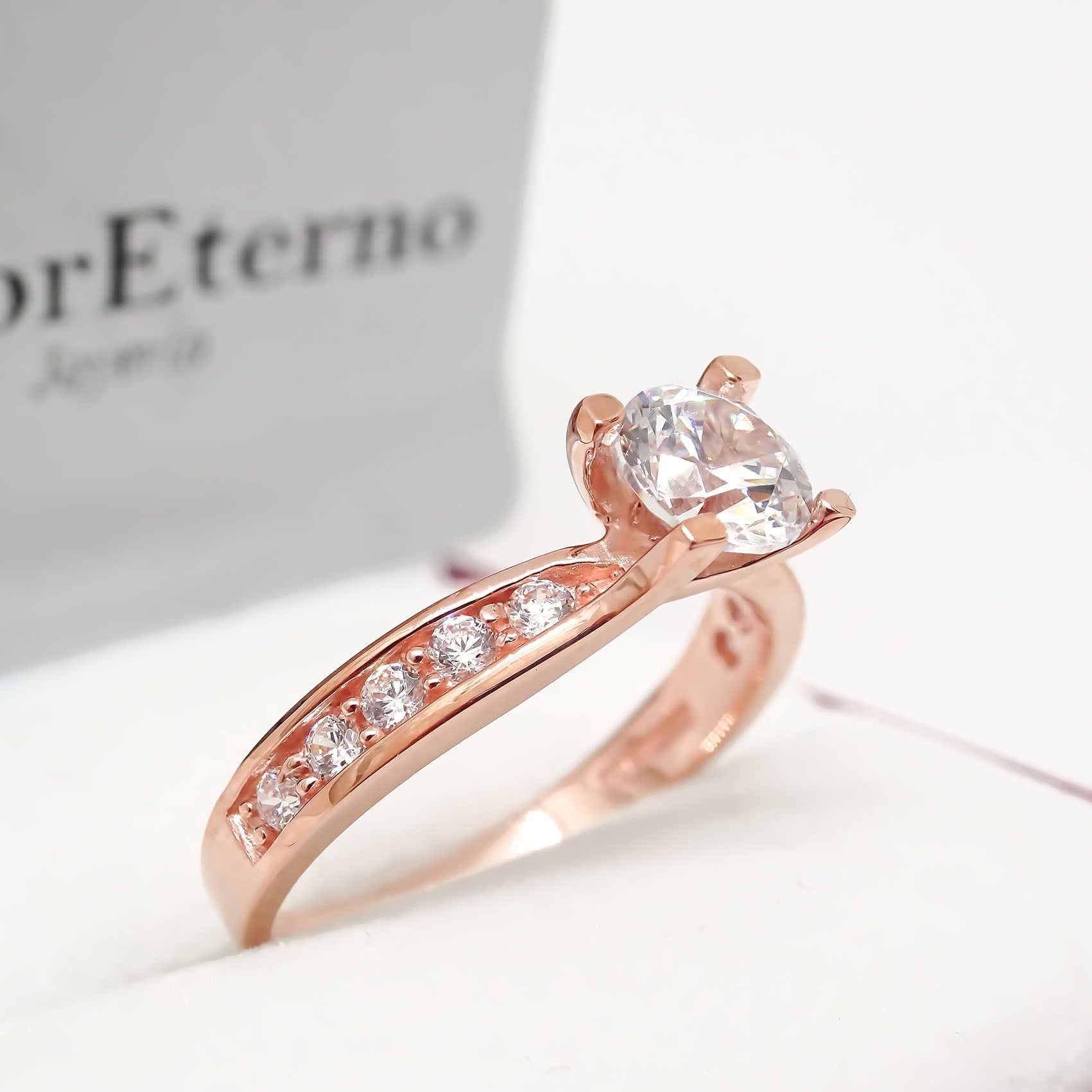 Amor Eterno - Anillo Elenna / Oro Sólido 14k / Rosa