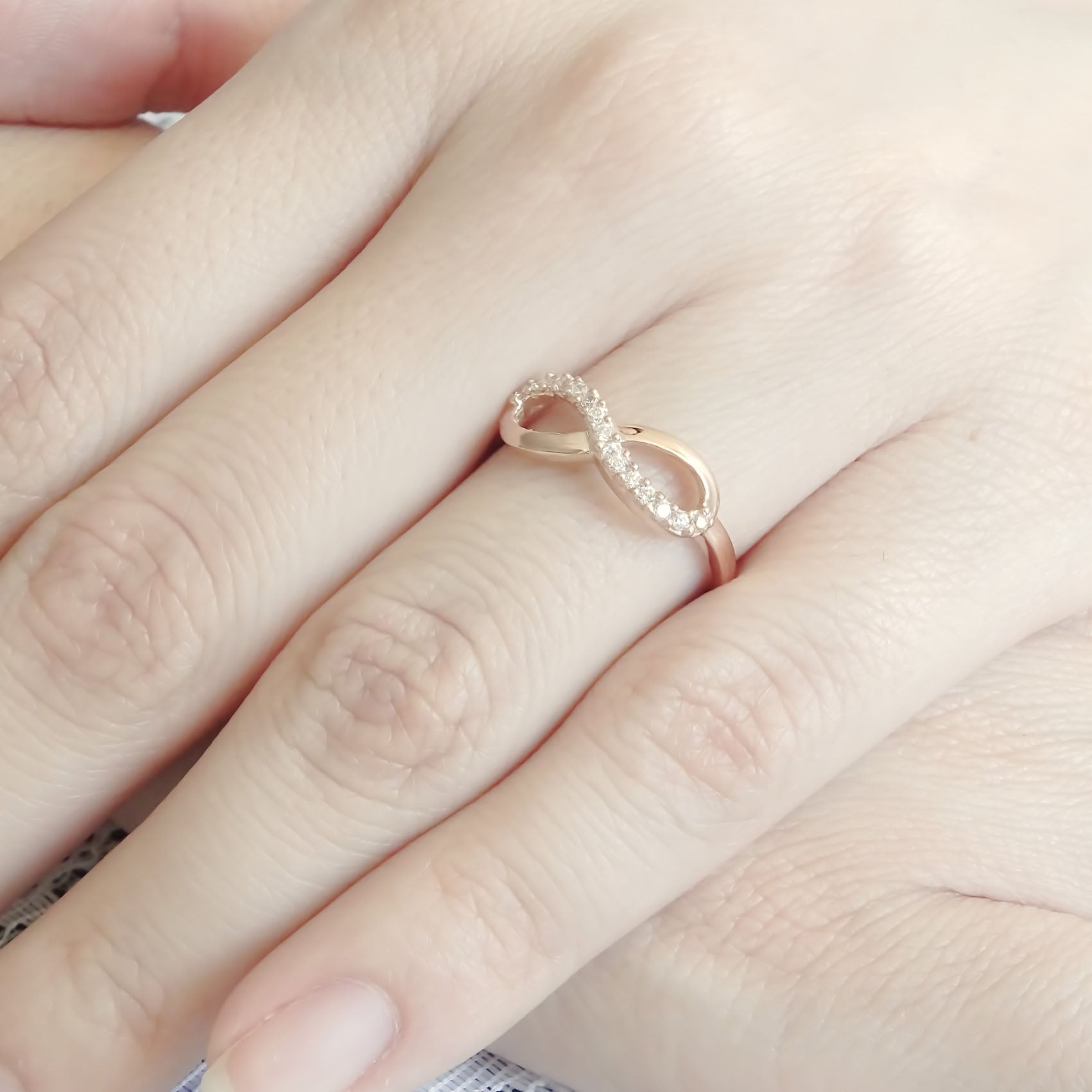 Amor Eterno - Anillo Infinito Con Diamantes / Oro Sólido 10k