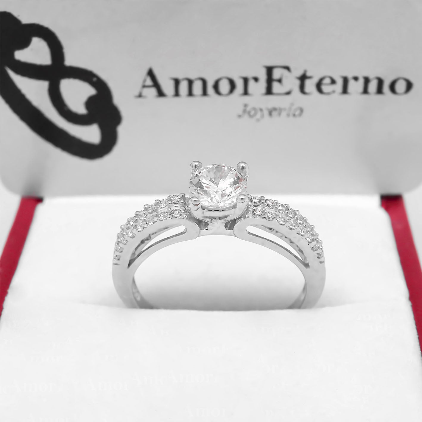 Amor Eterno - Anillo Europa / Oro Sólido 14k / Blanco
