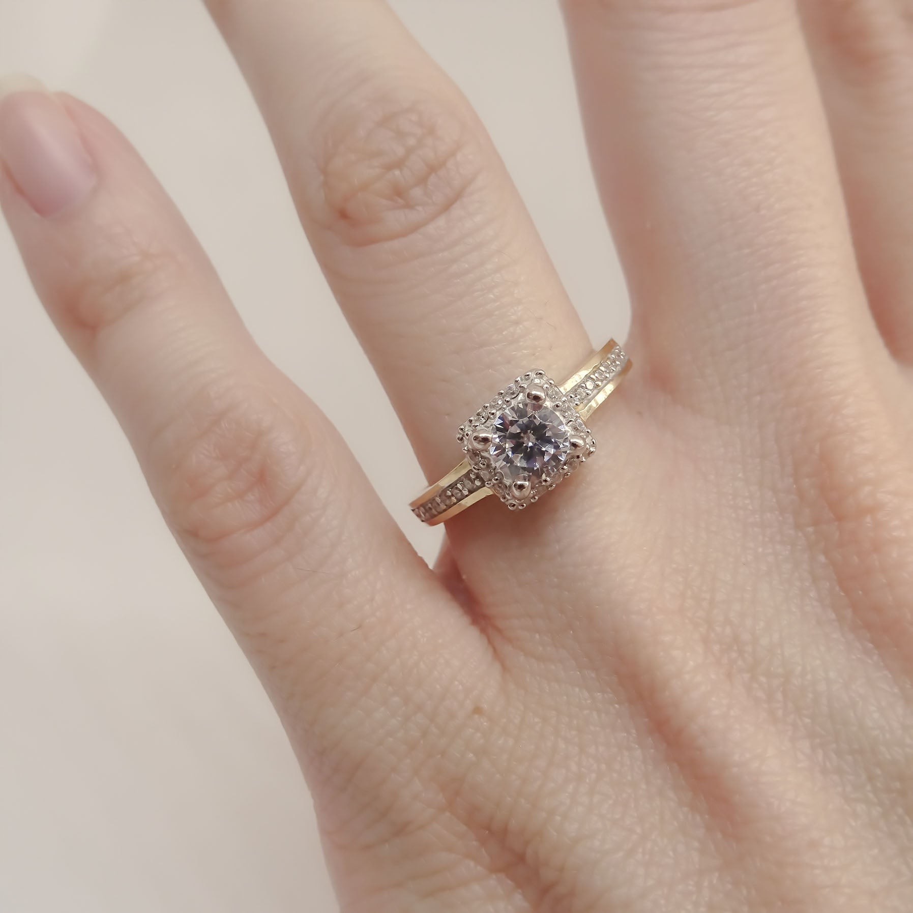 Amor Eterno - Anillo Corona Sofía / Oro Solido 14k