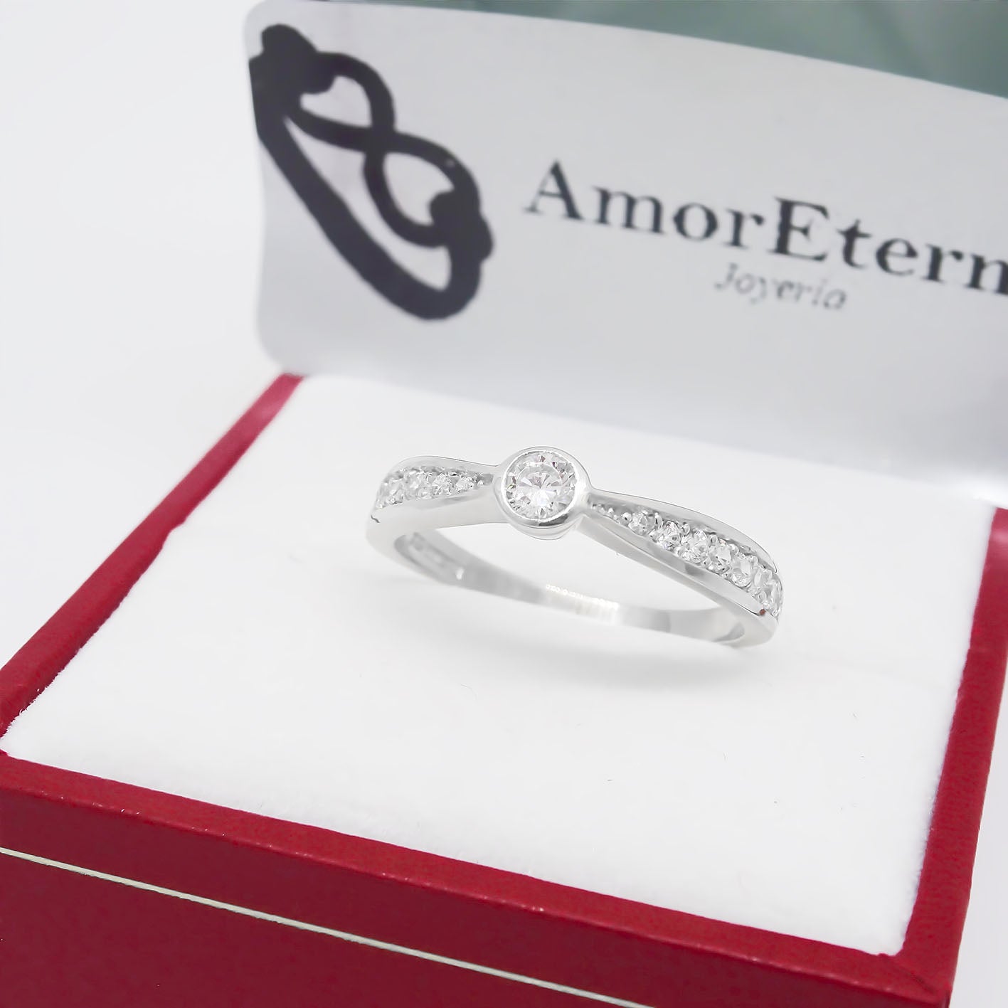 Amor Eterno - Anillo Redondel / Oro 10k Solido / Blanco