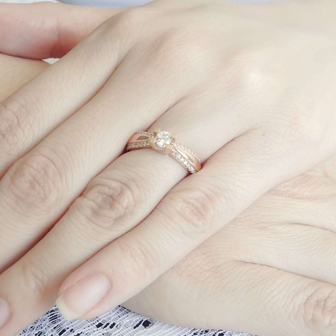 Amor Eterno - Anillo Almendra / Oro Sólido 10k / Rosa