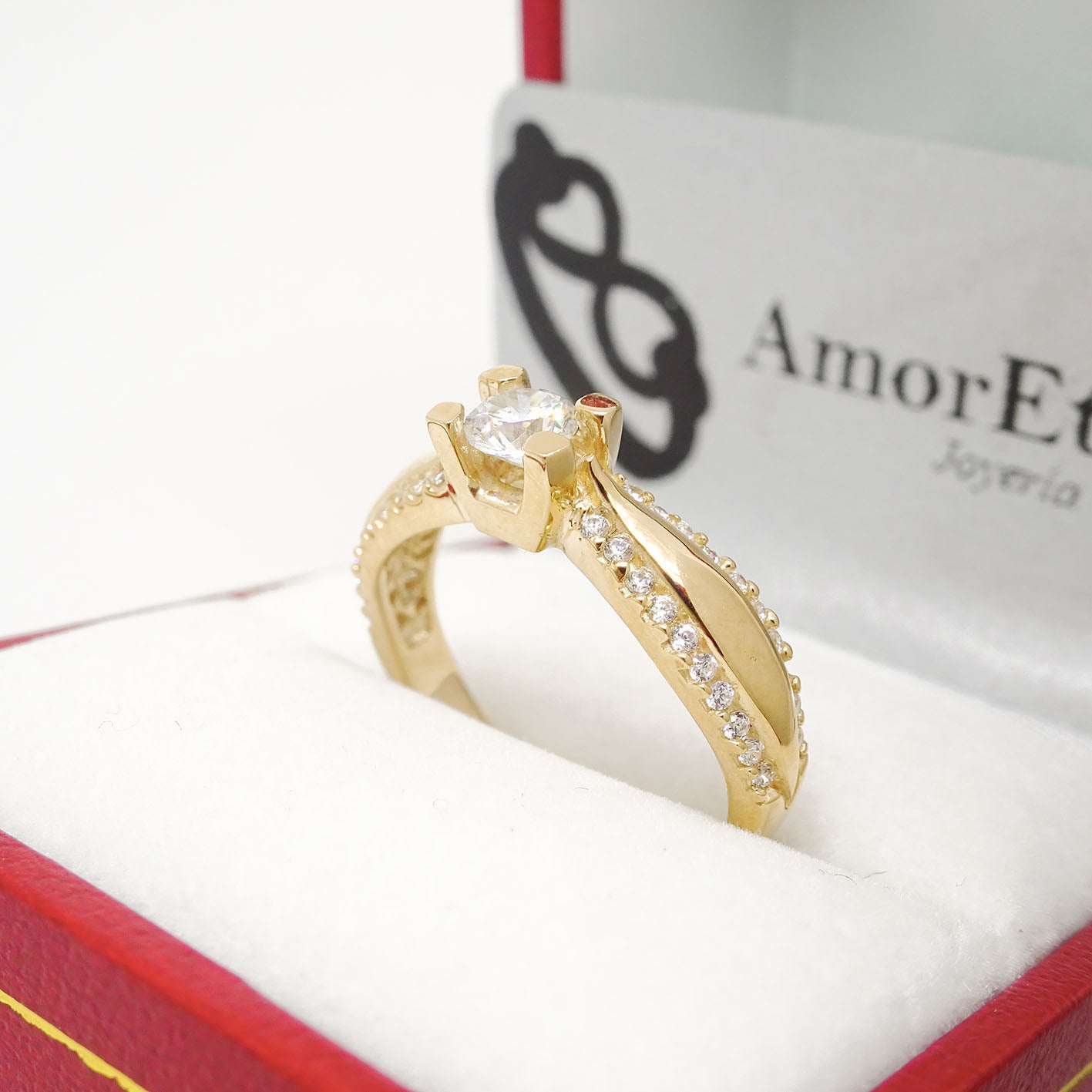 Amor Eterno - Anillo Almendra / Oro Sólido 10k / Amarillo