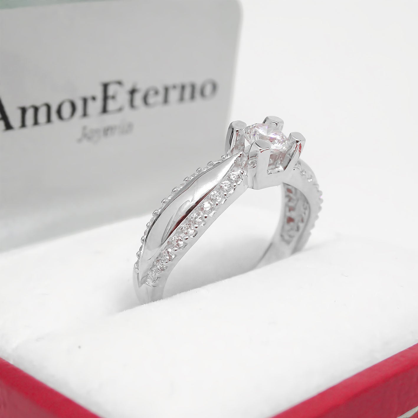 Amor Eterno - Anillo Almendra / Oro Sólido 10k / Blanco