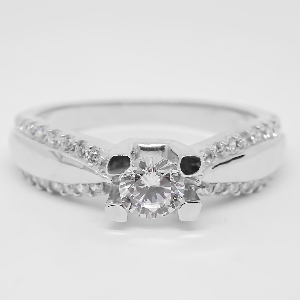 Amor Eterno - Anillo Almendra / Oro Sólido 14k / Blanco