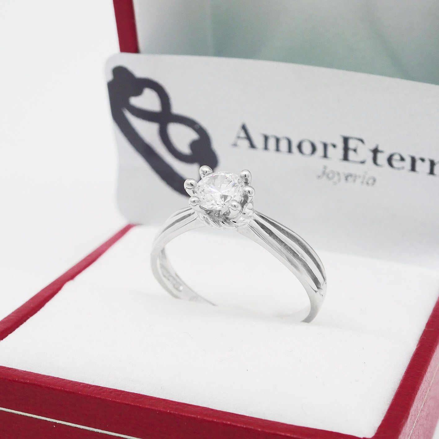 Amor Eterno - Anillo Korb / Oro 14k Sólido / Blanco