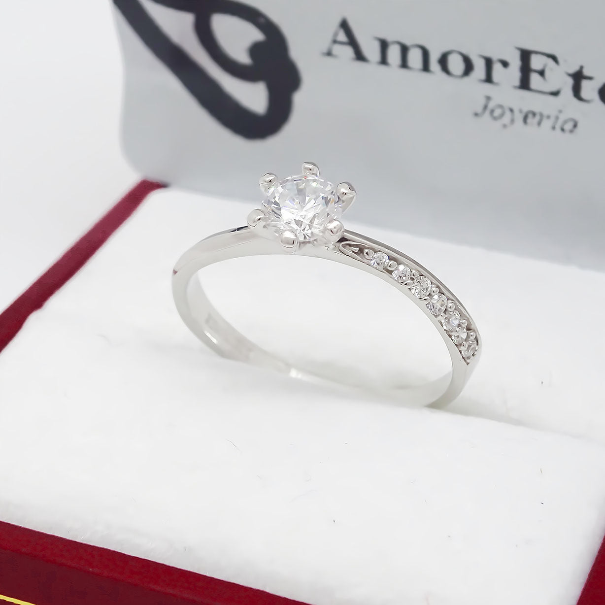 Amor Eterno - Anillo Paola / Oro Sólido 10k / Blanco