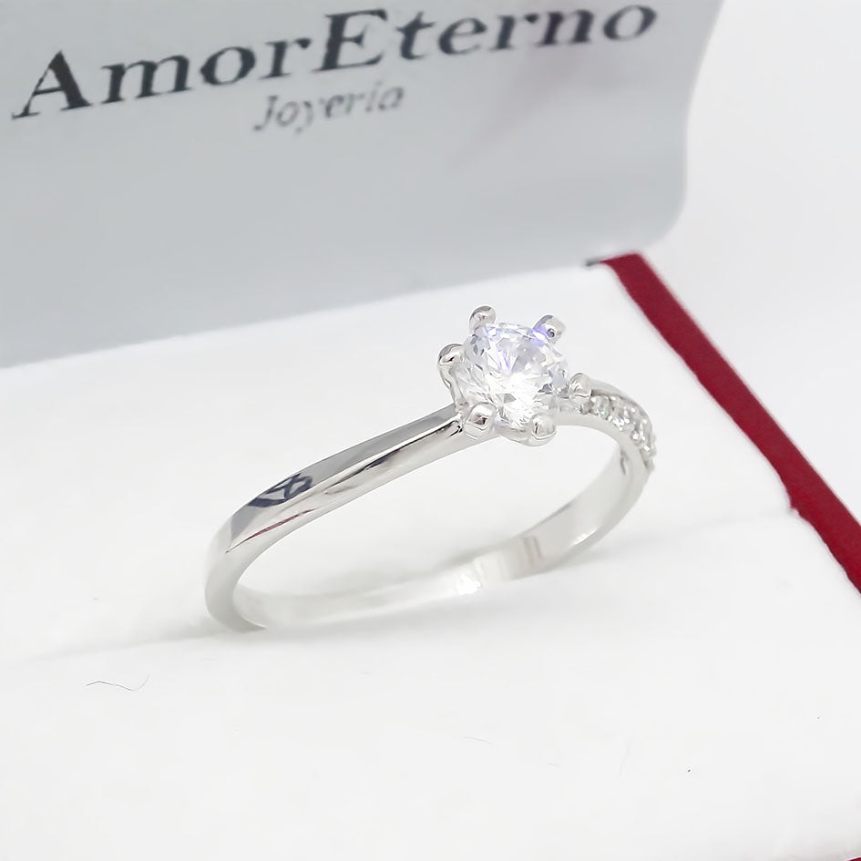 Amor Eterno - Anillo Paola / Oro Sólido 10k / Blanco
