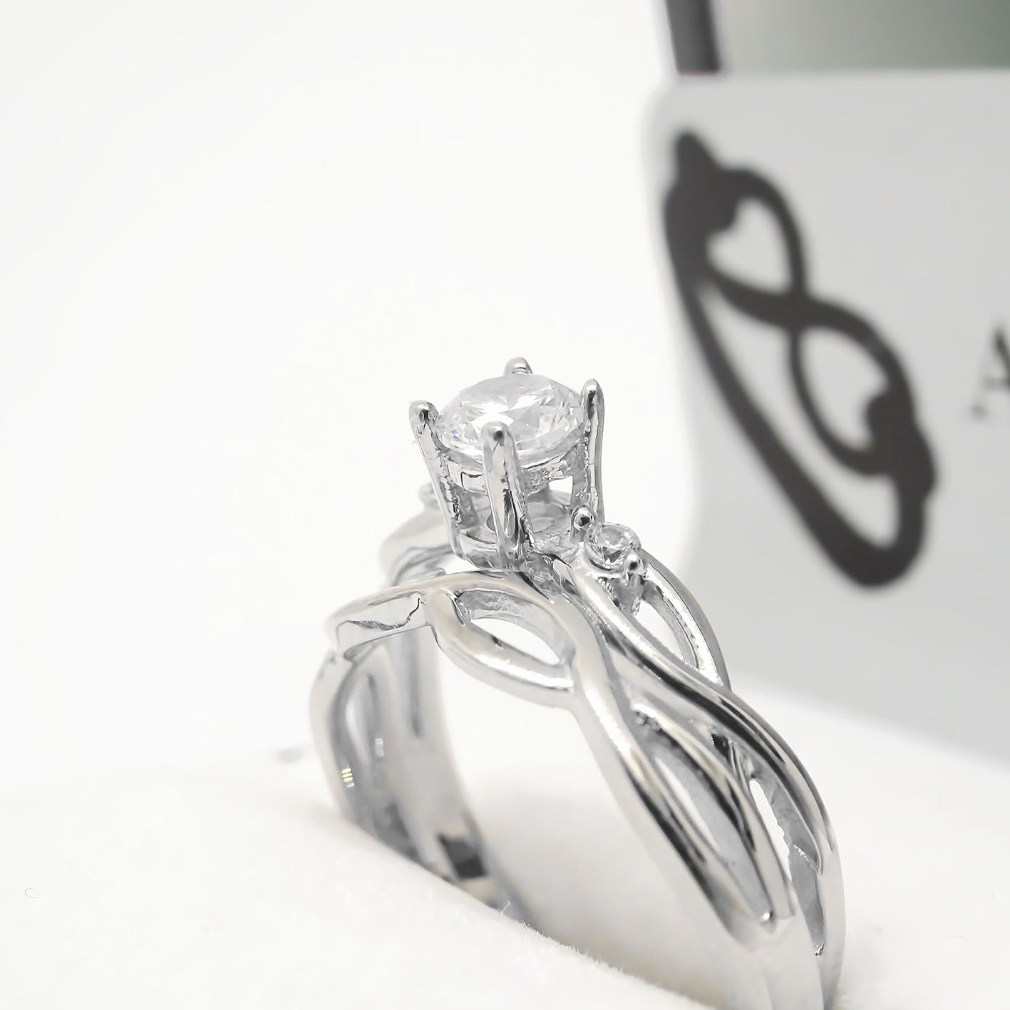 Amor Eterno - Alianza Mérida / Oro Sólido 14k / Oro Blanco