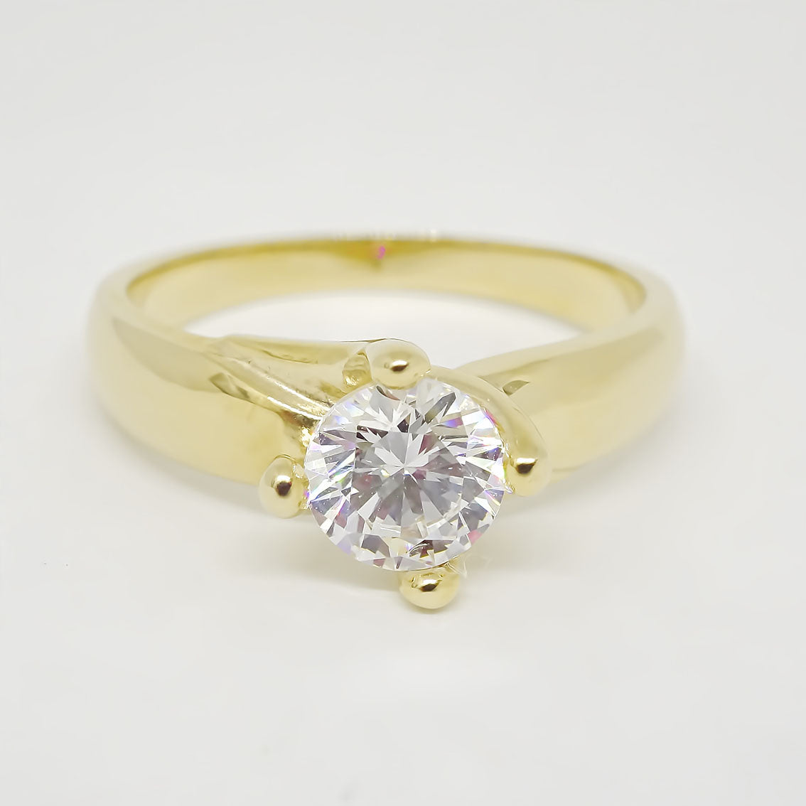 Amor Eterno - Anillo Solitario / Doble Y / Oro Sólido 10k / Amarillo