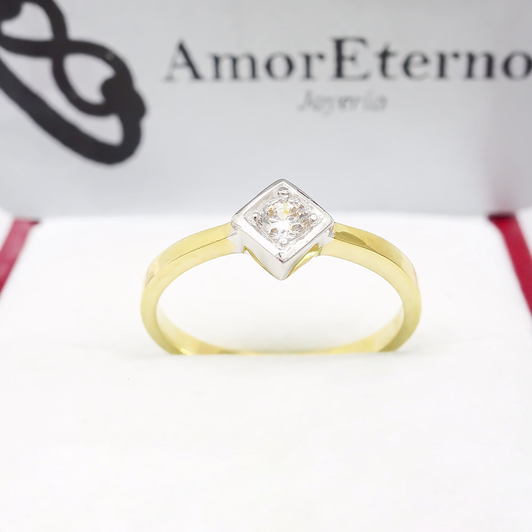 Amor Eterno - Anillo Rombo / Oro Sólido 14k