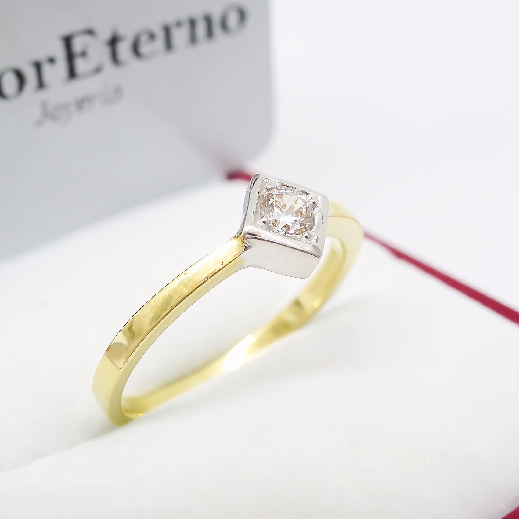 Amor Eterno - Anillo Rombo / Oro Sólido 14k