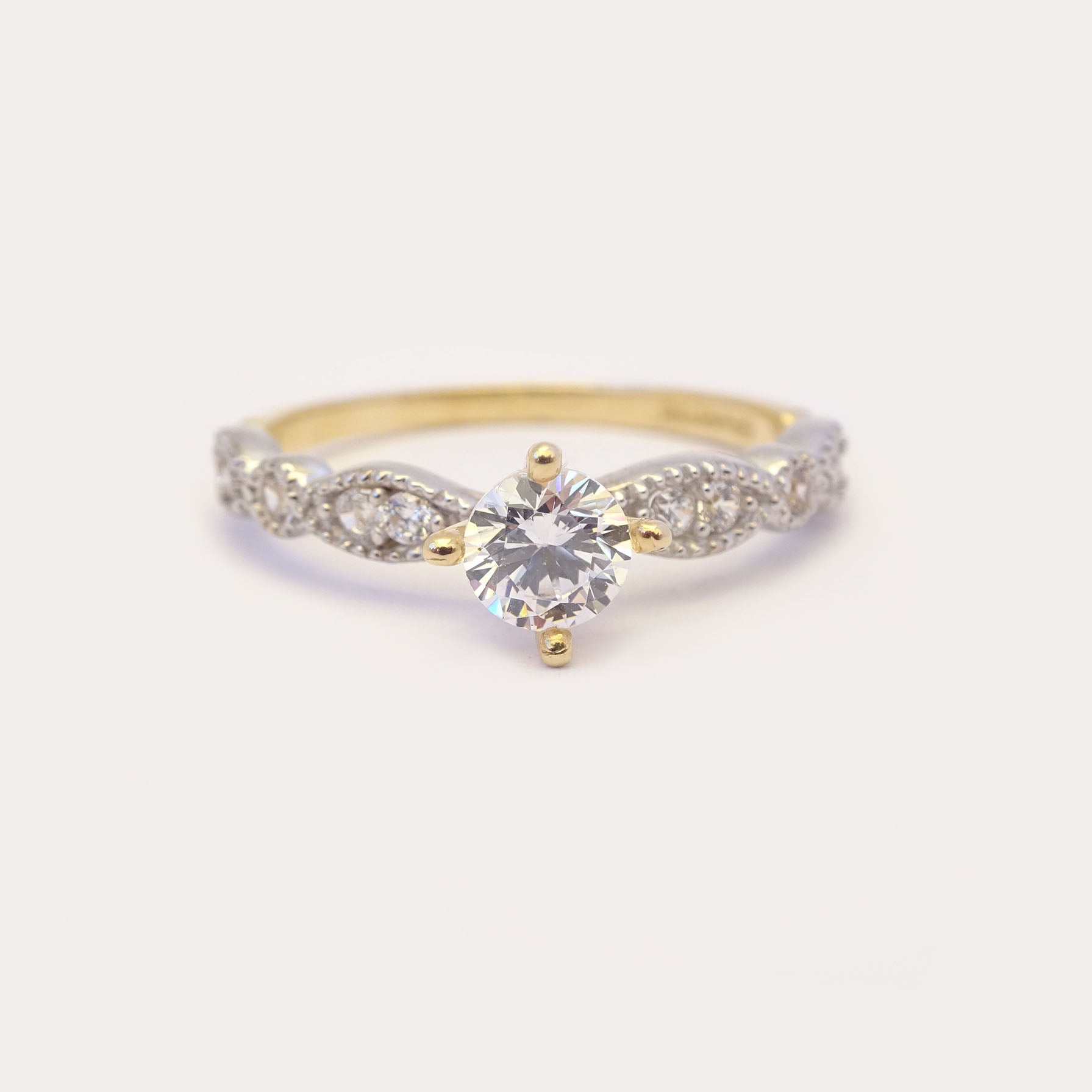 Amor Eterno - Anillo Glad / Oro Sólido 10k