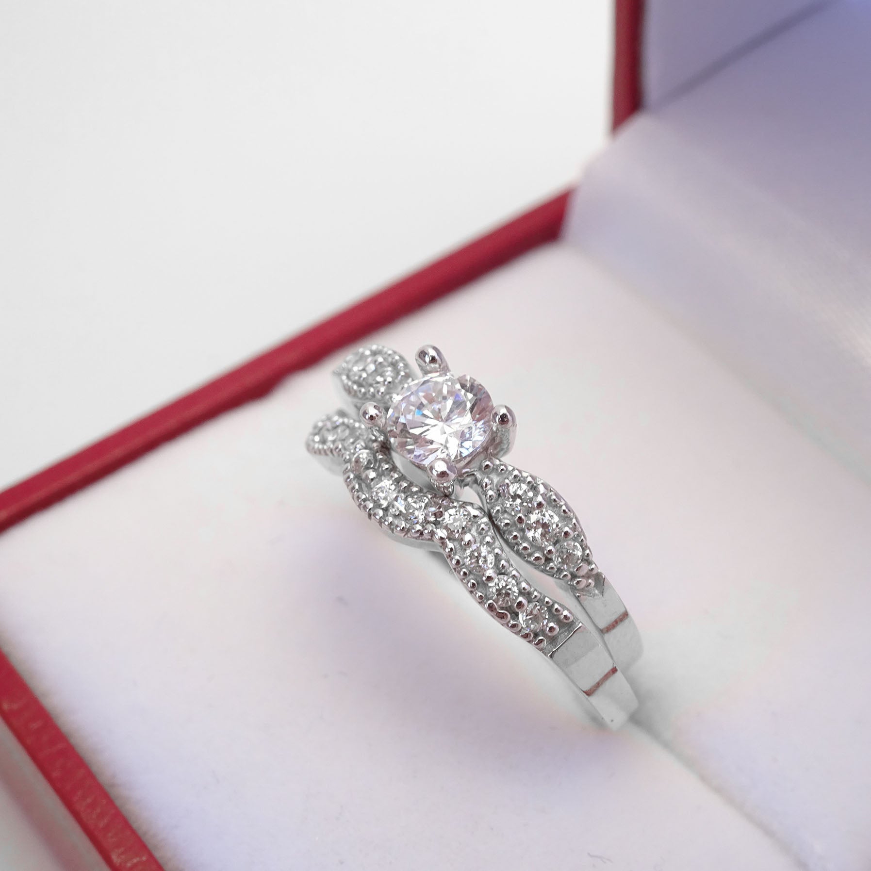 Amor Eterno - Alianza Smile / Oro Sólido 14k / Blanco