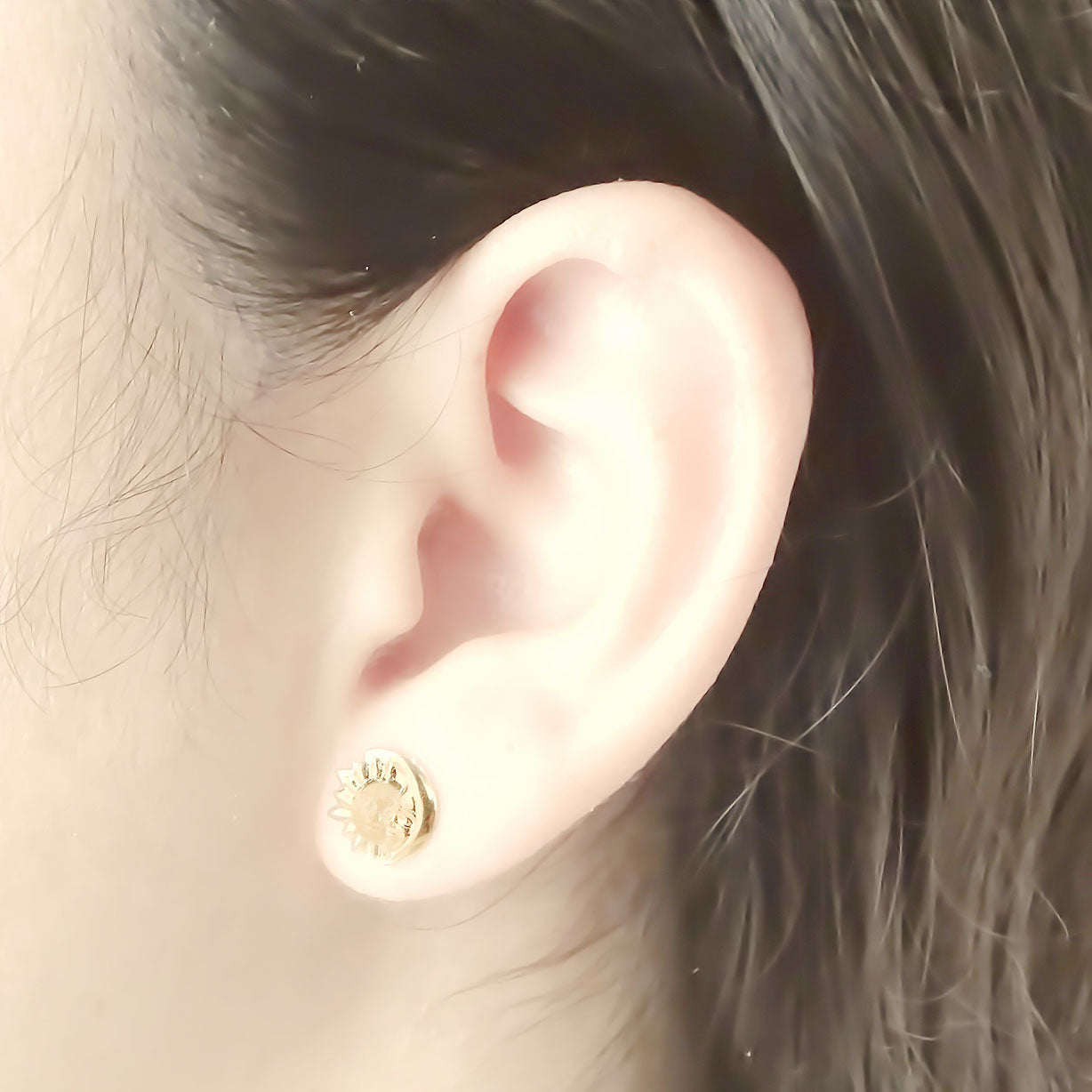 Amor Eterno - Broqueles Eclipse Chico / Aretes / Oro 10k