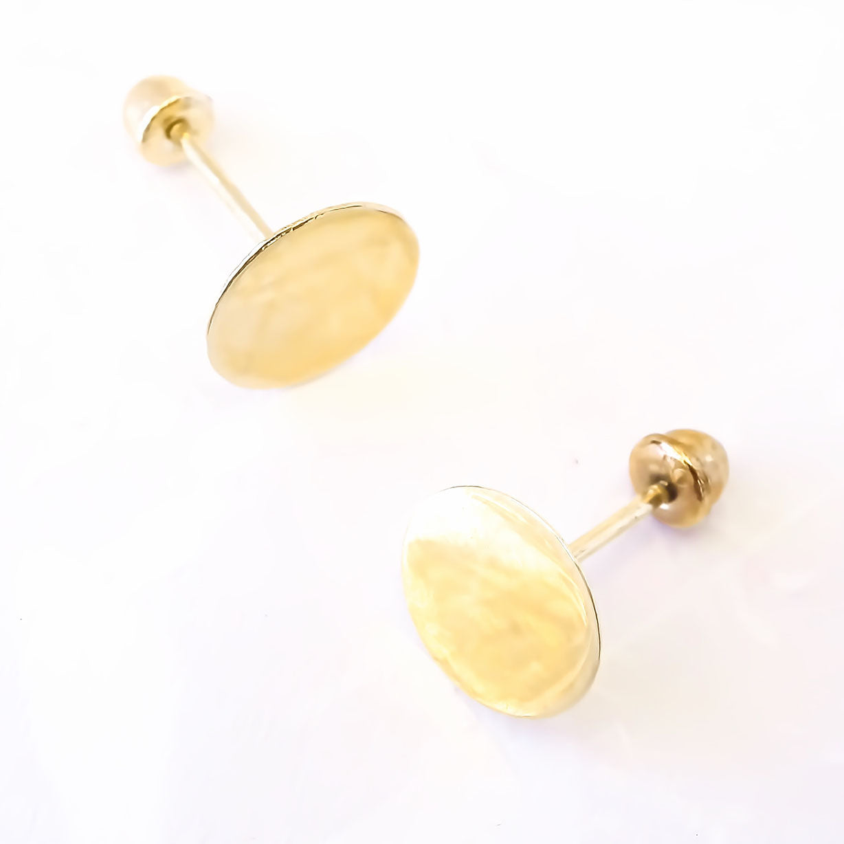 Amor Eterno - Broqueles Tachuela / Aretes / Oro Sólido 10k / Círculo
