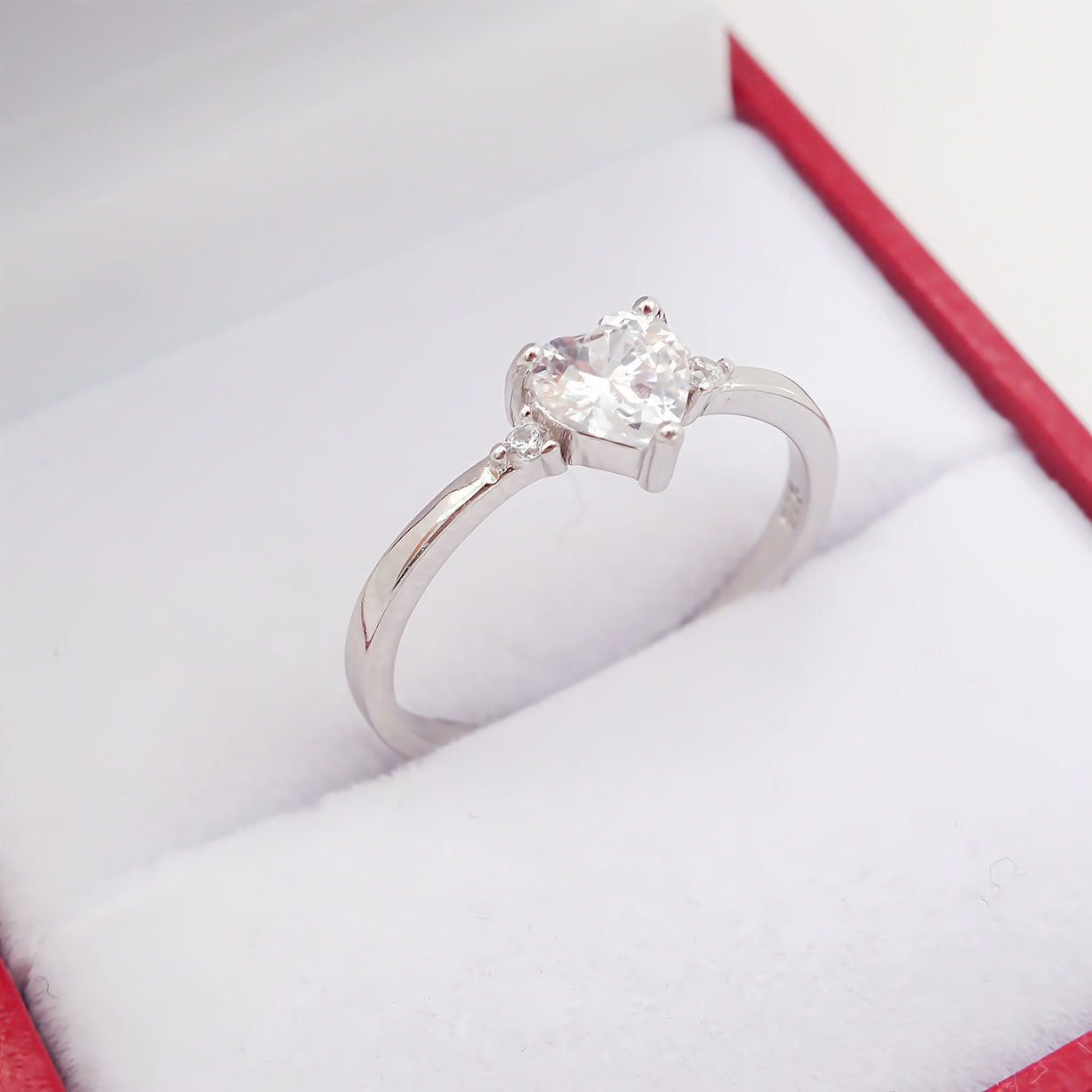 Amor Eterno - Anillo Solitario Corazón / Plata Con Oro