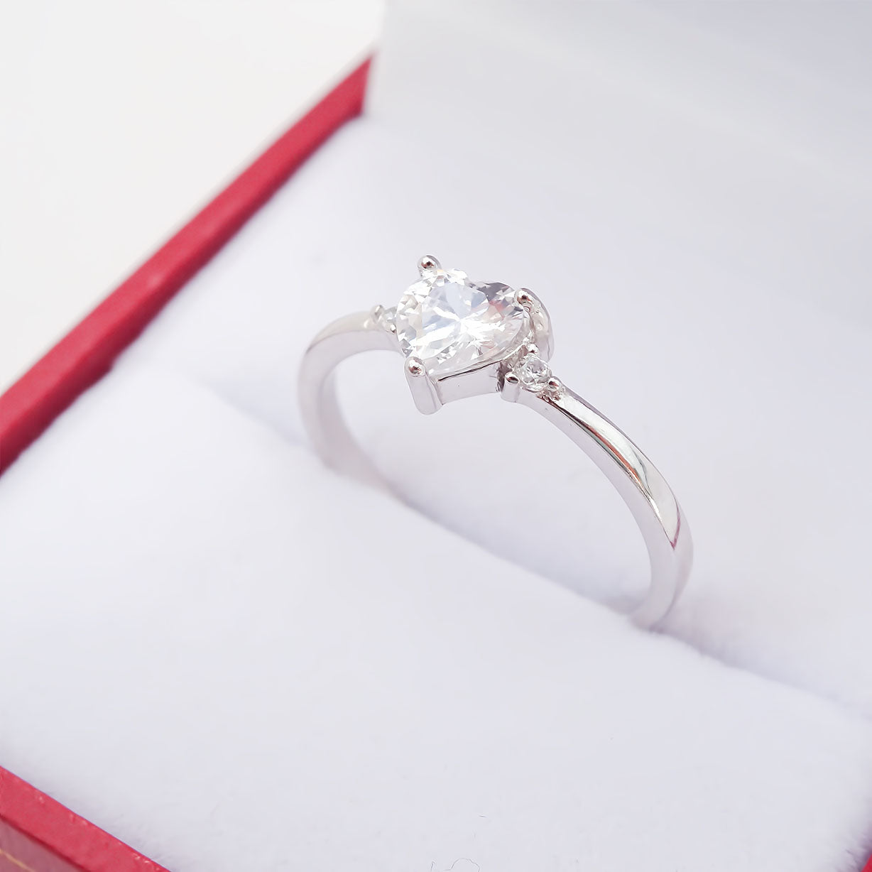 Amor Eterno - Anillo Solitario Corazón / Plata Con Oro