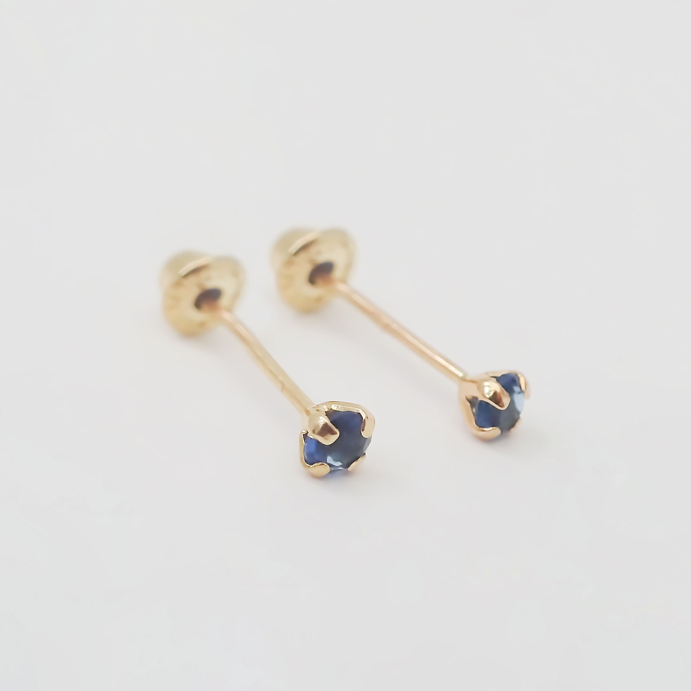 Amor Eterno - Broqueles Recto Mini Bebé / Aretes / Oro 10k / Azul