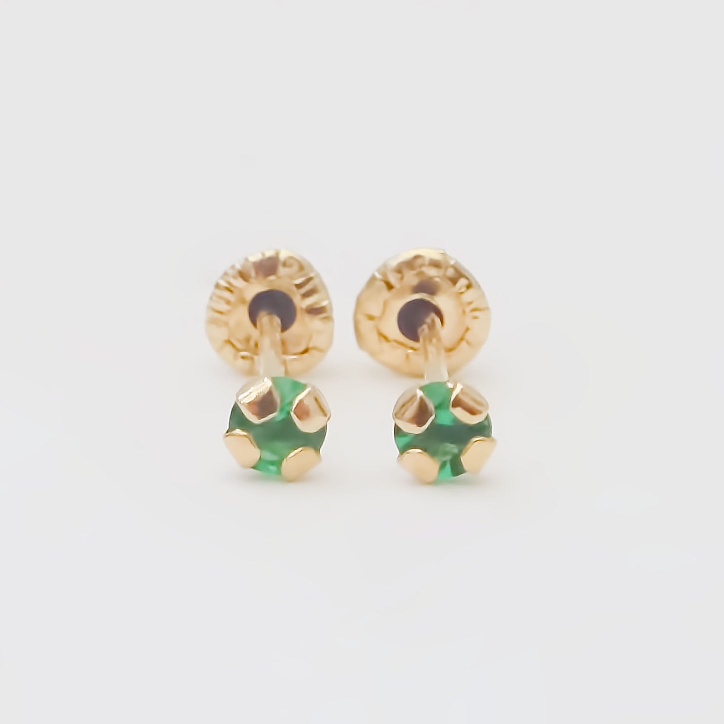 Amor Eterno - Broqueles Recto Mini Bebé / Aretes / Oro 10k / Verde