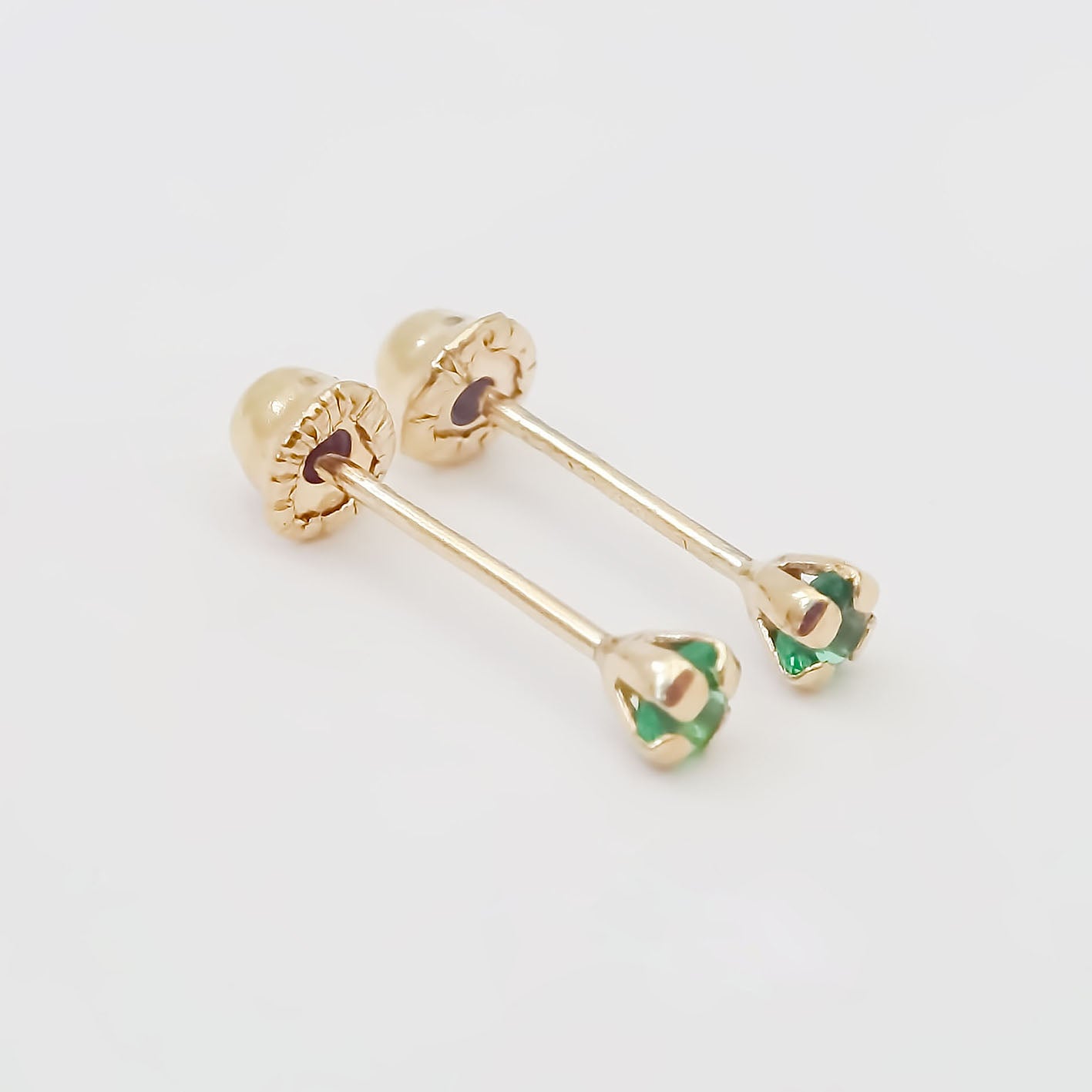 Amor Eterno - Broqueles Recto Mini Bebé / Aretes / Oro 10k / Verde