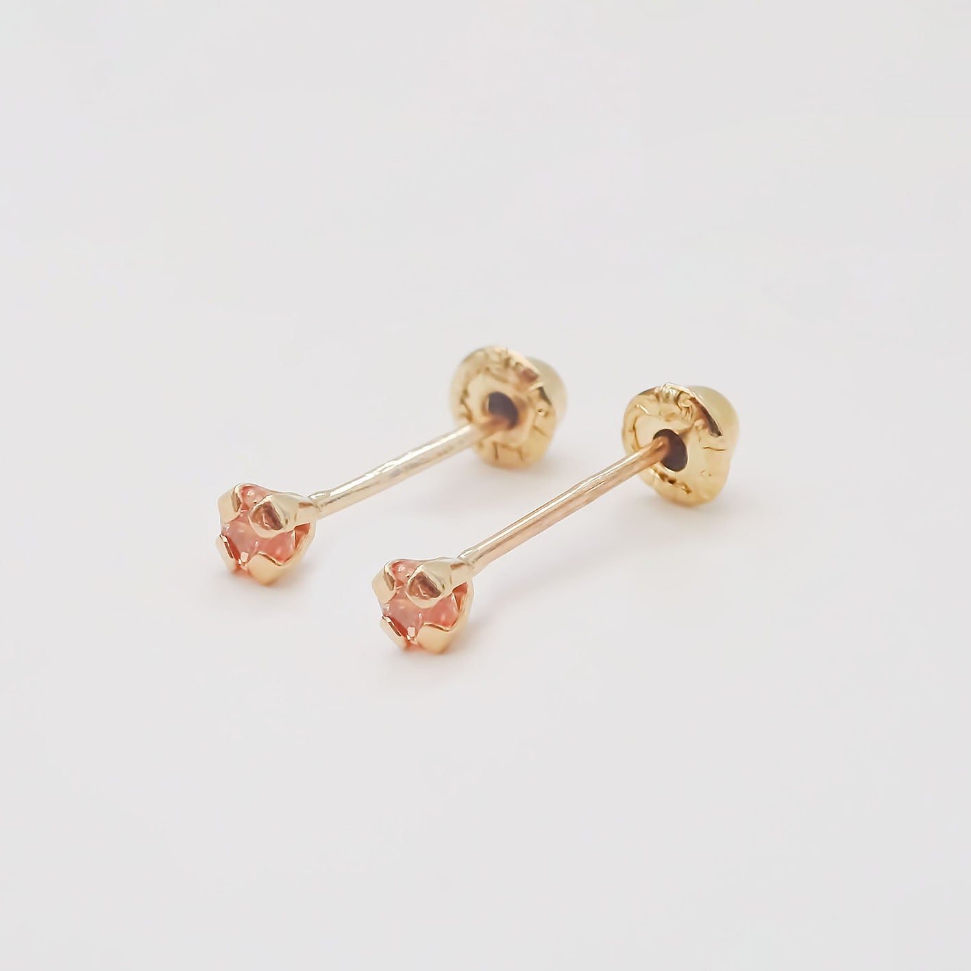 Amor Eterno - Broqueles Recto Mini Bebé / Aretes / Oro 10k / Golden
