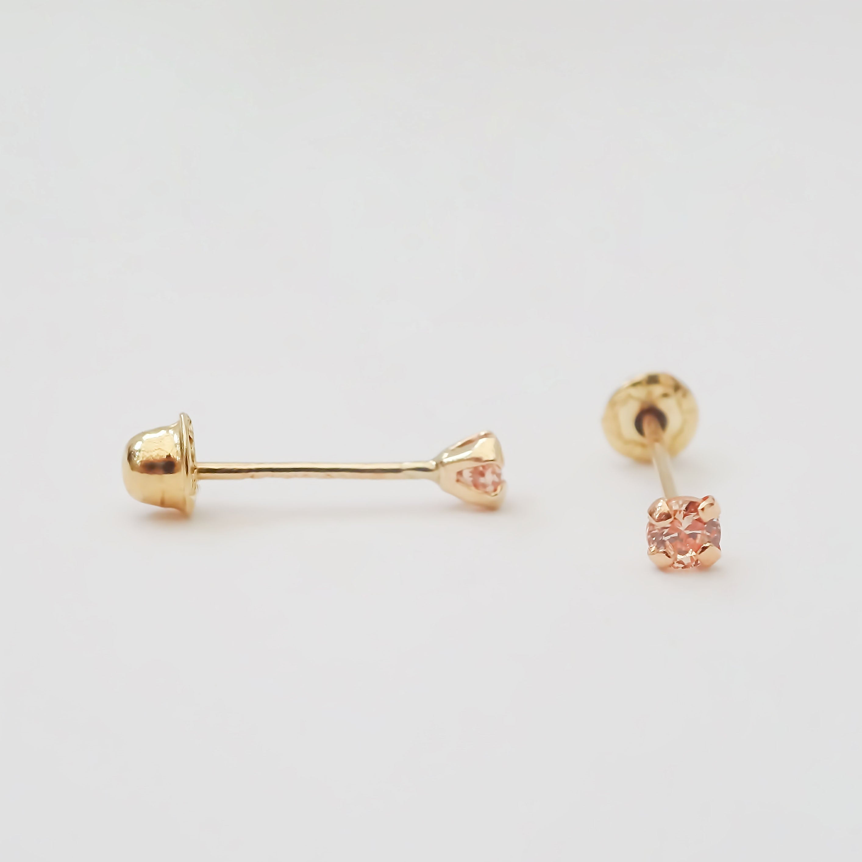Amor Eterno - Broqueles Recto Mini Bebé / Aretes / Oro 10k / Golden