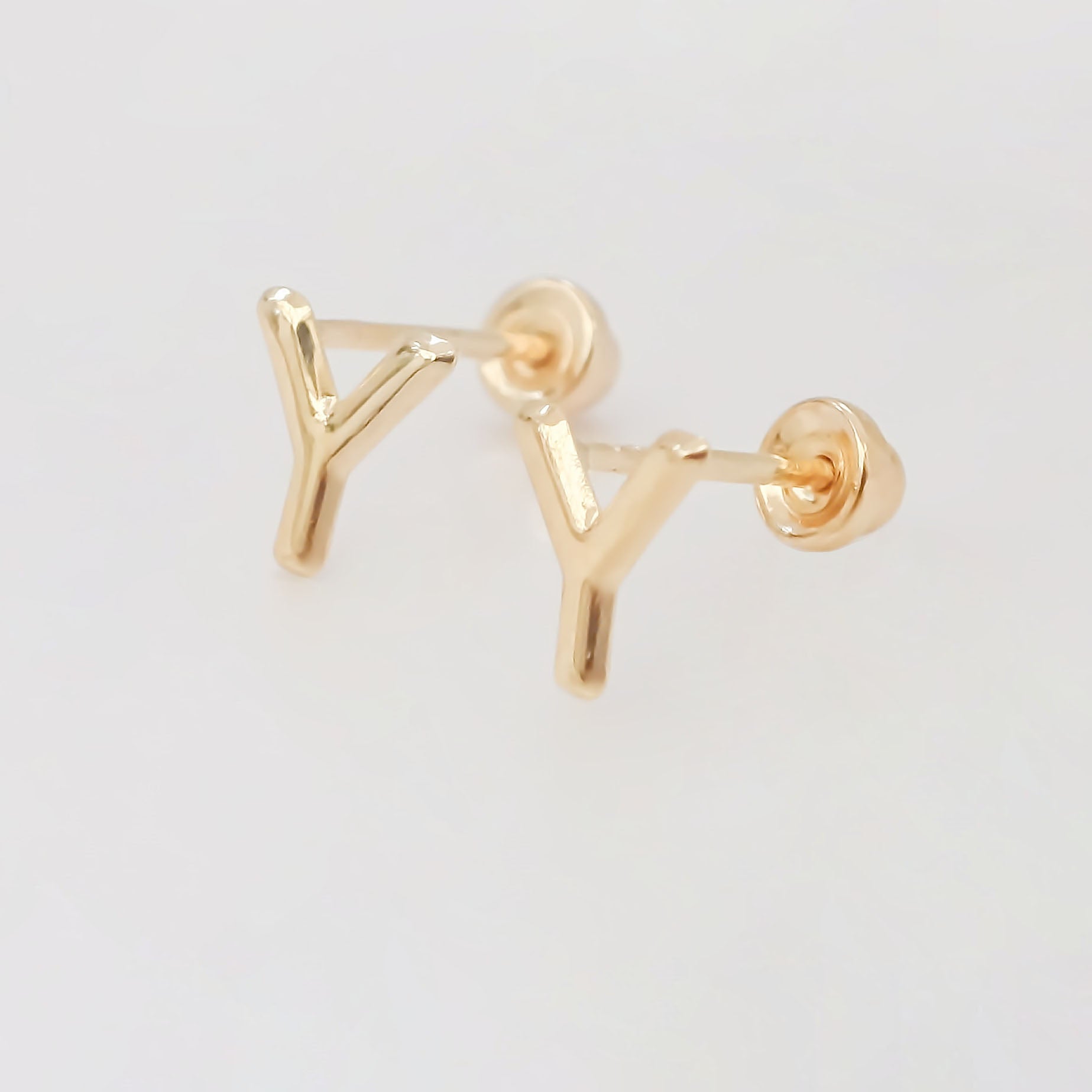 Amor Eterno - Broqueles Par Letra Inicial / Aretes / Oro 10k / Y