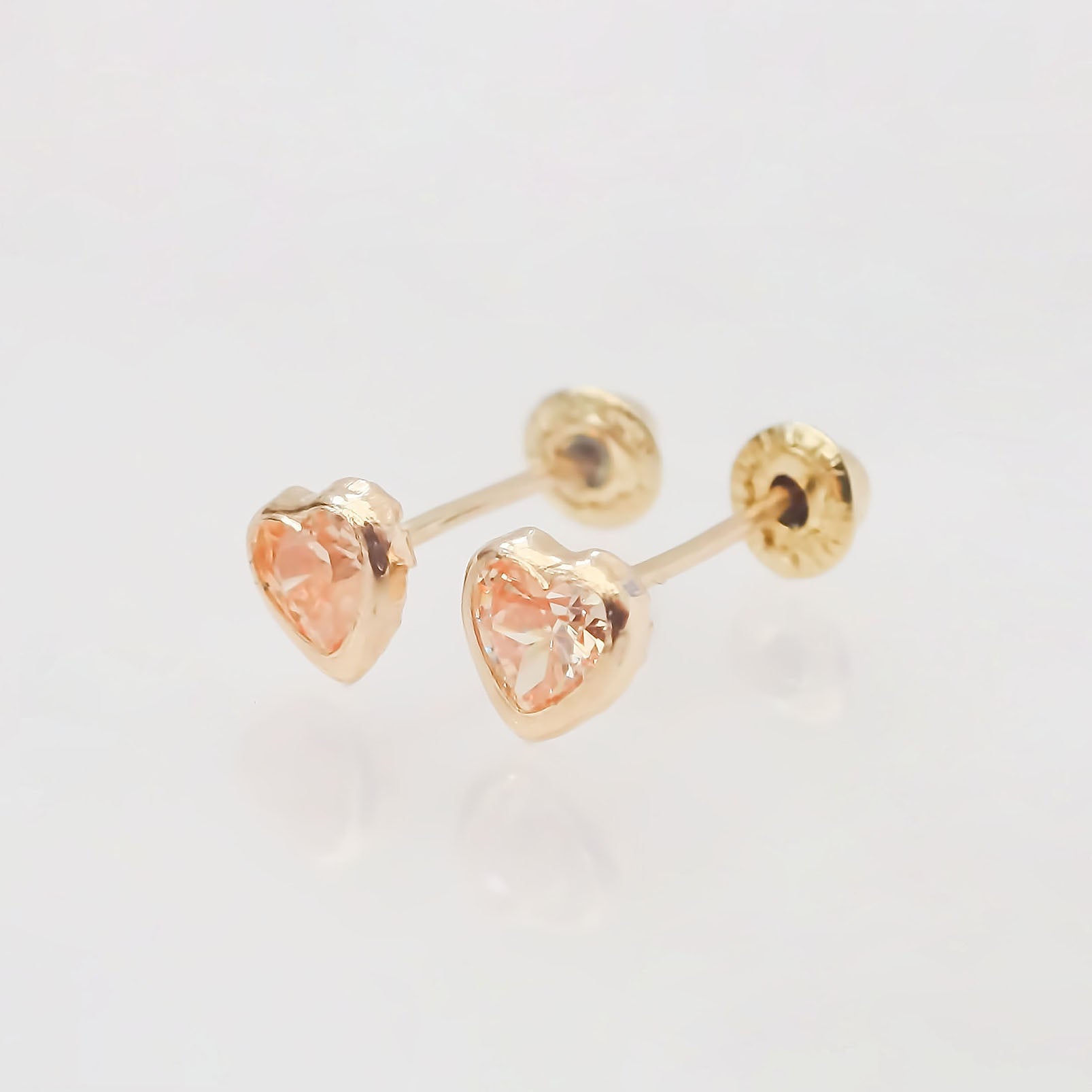 Amor Eterno - Broquel Corazón Bisel Mini Bebé Aretes Oro 10k - Golden