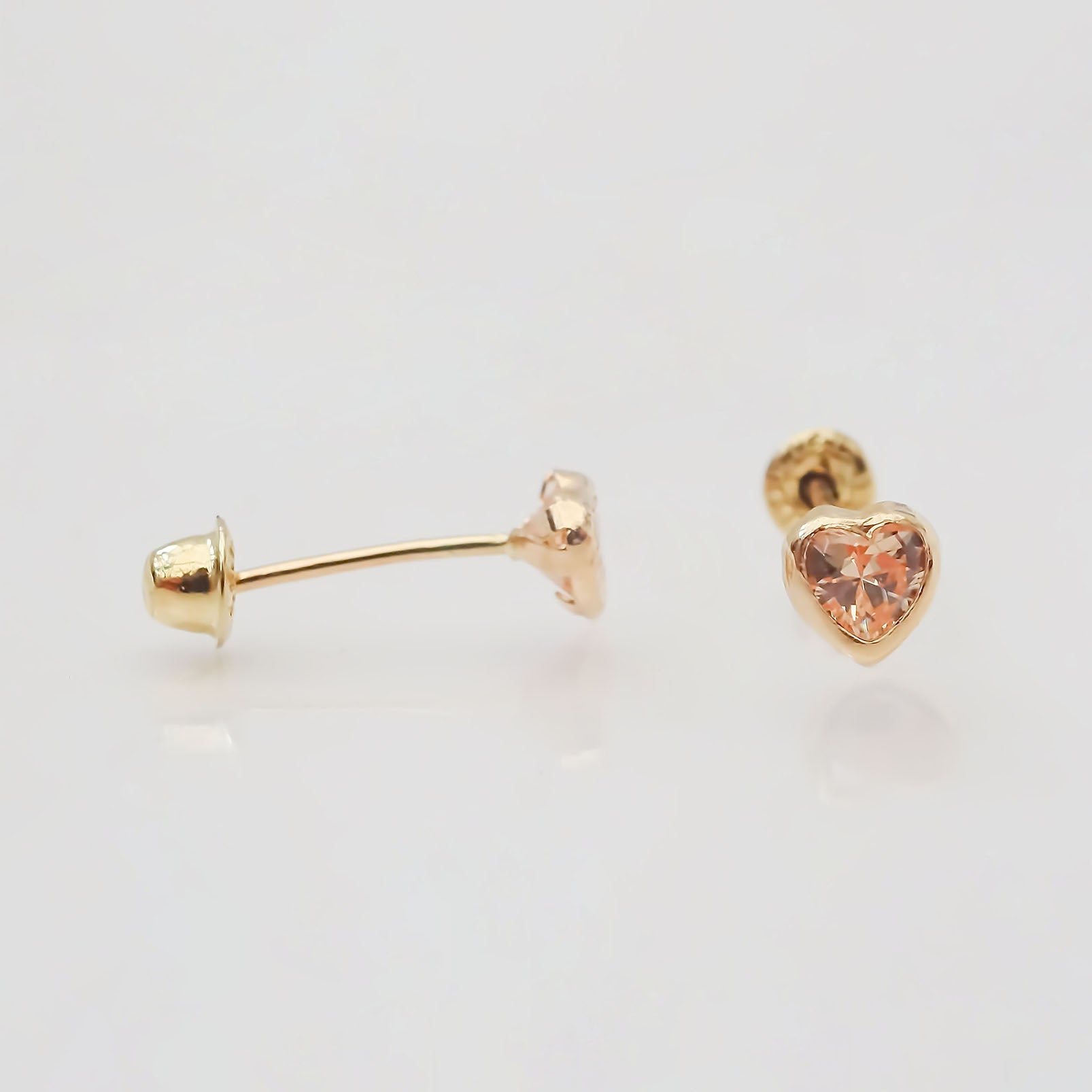 Amor Eterno - Broquel Corazón Bisel Mini Bebé Aretes Oro 10k - Golden