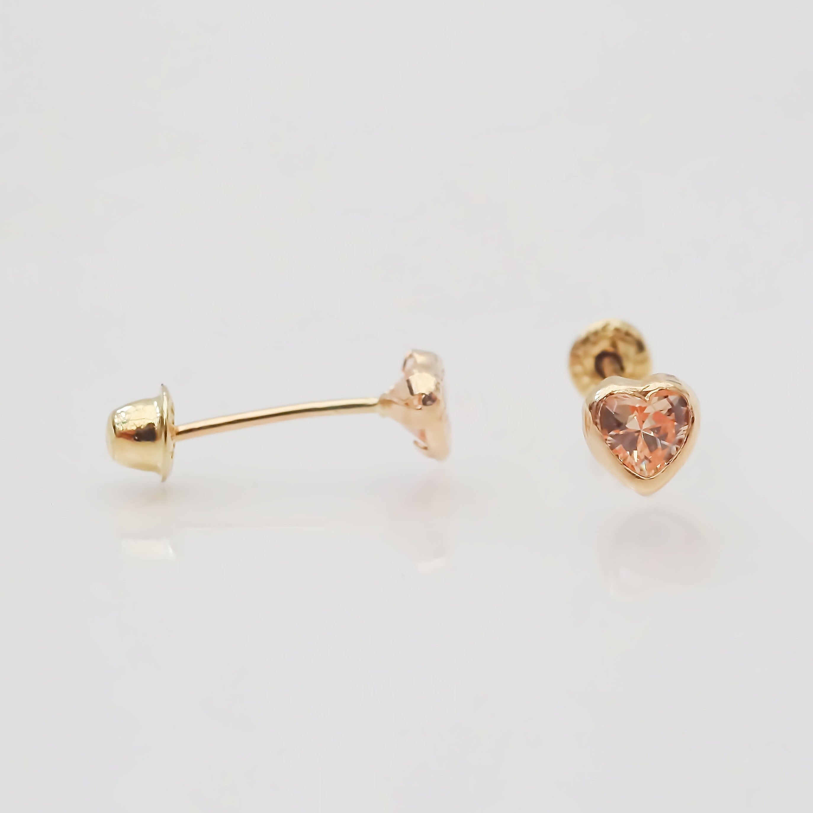 Amor Eterno - Broquel Corazón Bisel Mini Bebé Aretes Oro 10k - Golden