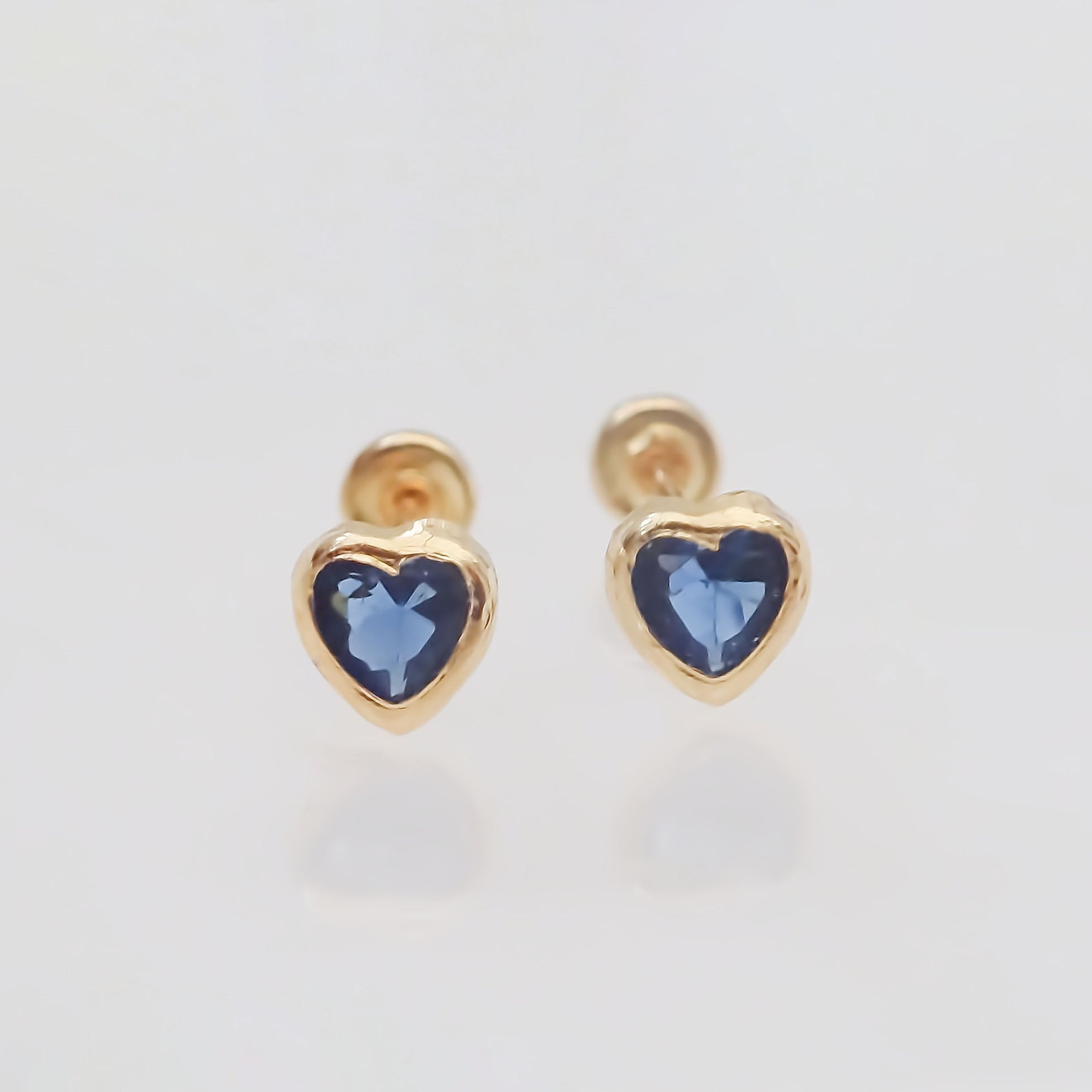 Amor Eterno - Broquel Corazón Bisel Mini Bebé Aretes Oro 10k - Azul