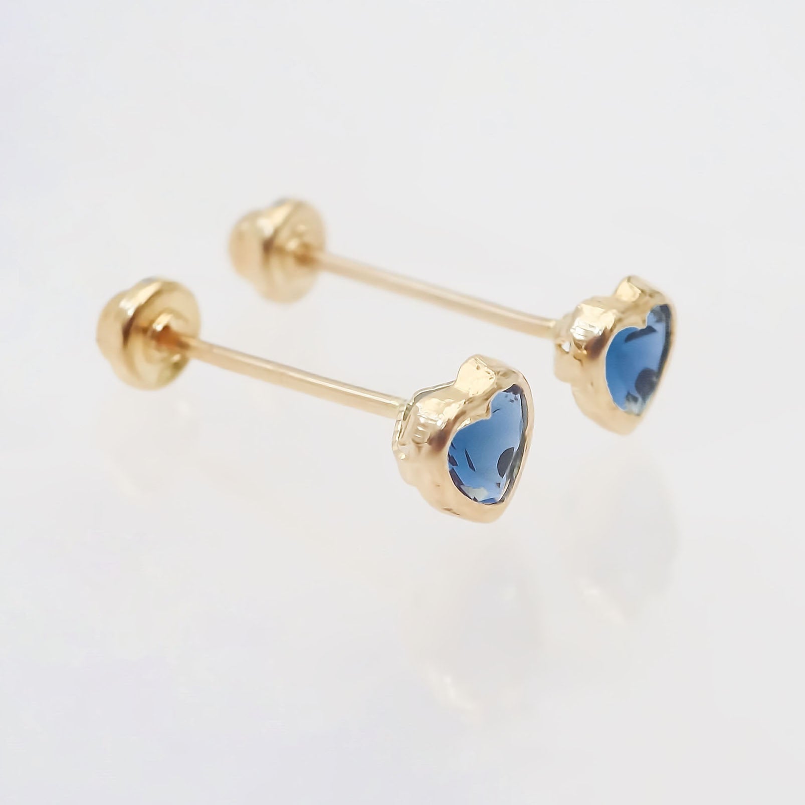Amor Eterno - Broquel Corazón Bisel Mini Bebé Aretes Oro 10k - Azul