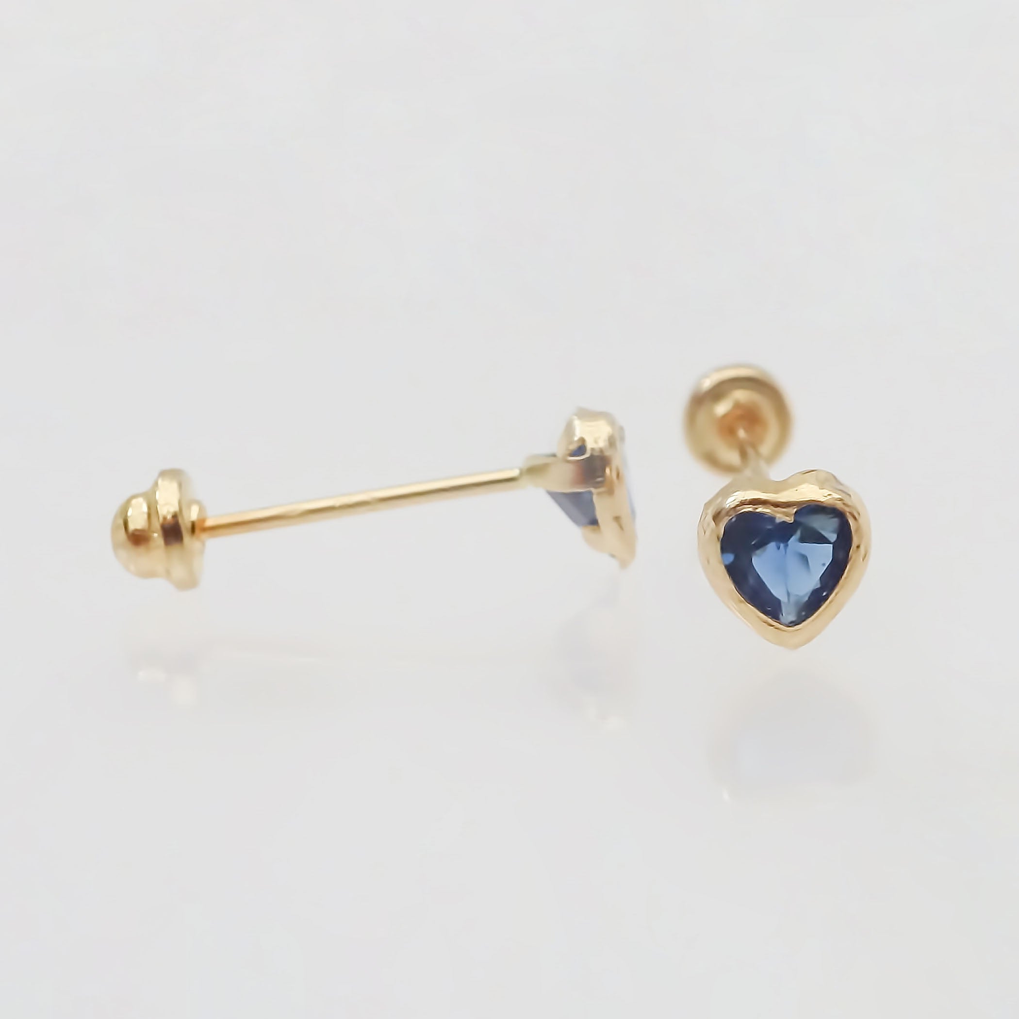 Amor Eterno - Broquel Corazón Bisel Mini Bebé Aretes Oro 10k - Azul