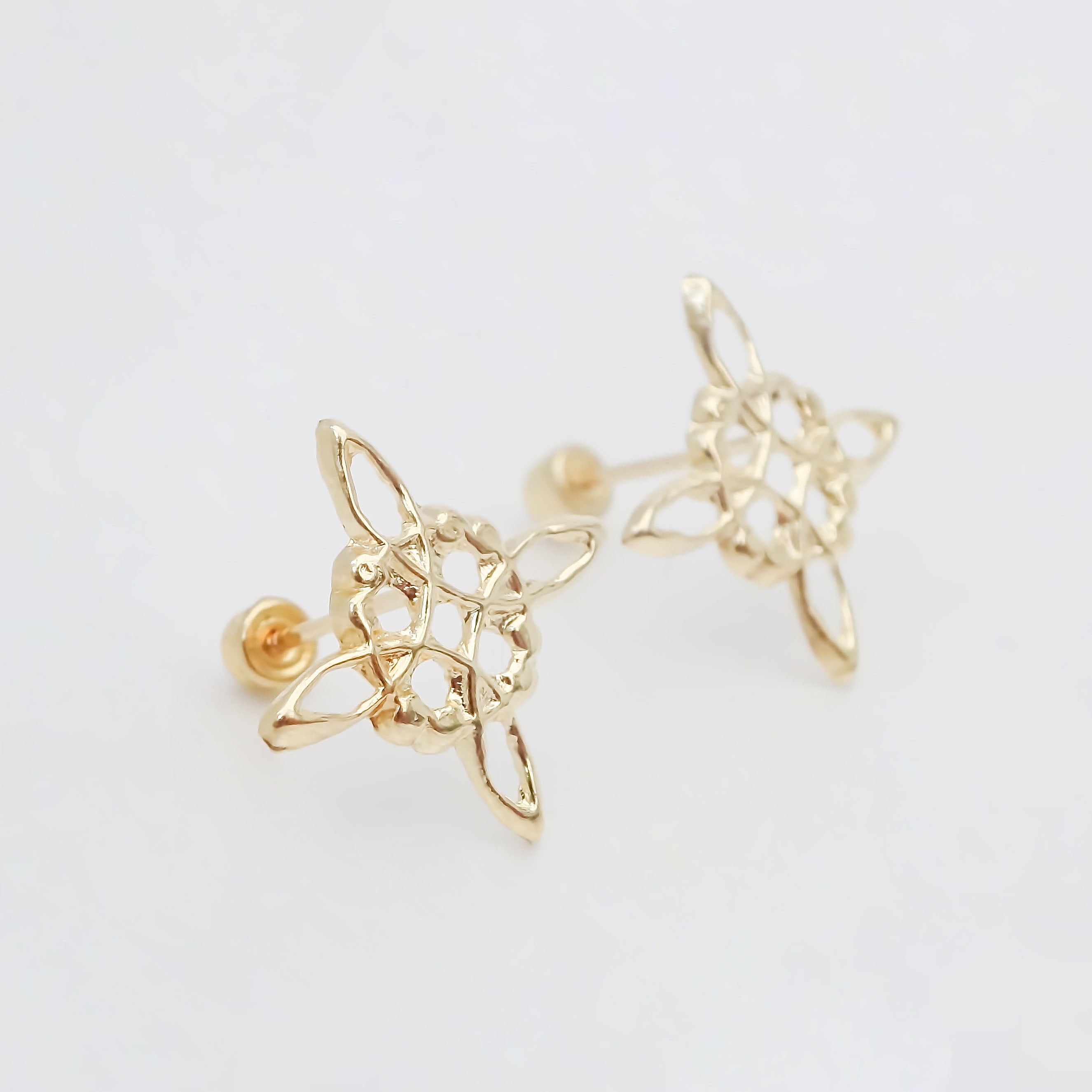 Amor Eterno - Broqueles Nudo Bruja / Aretes Oro Sólido 10k