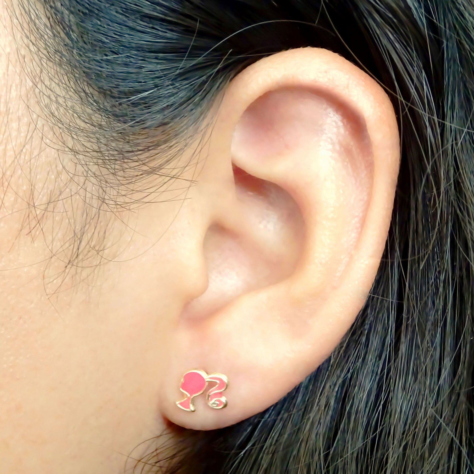 Amor Eterno - Broqueles Perfil Barbie / Aretes Oro 10k