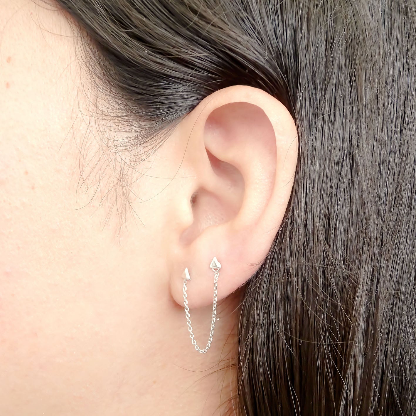 Amor Eterno - Triángulo Poder/ Doble Perforación / Oro 10k / Blanco