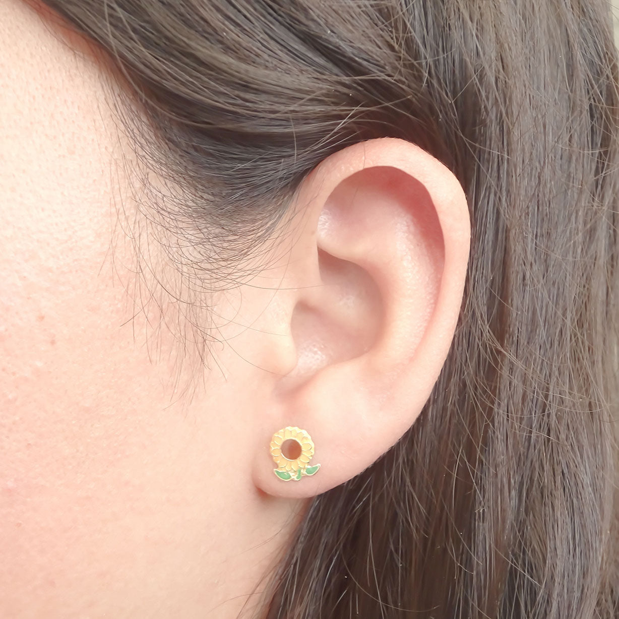 Amor Eterno - Broqueles Aretes / Girasol Esmaltado / Oro 10k