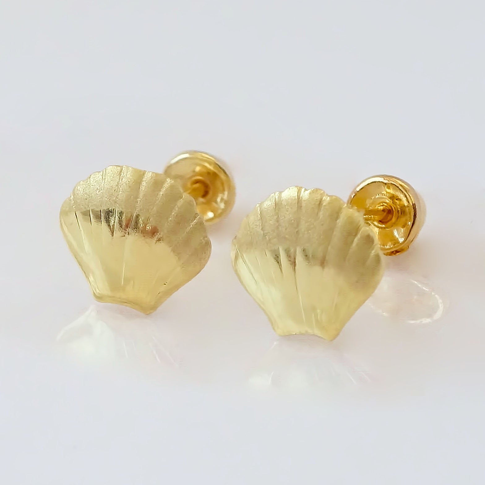 Amor Eterno - Broqueles Concha De Mar /Aretes Oro 10k