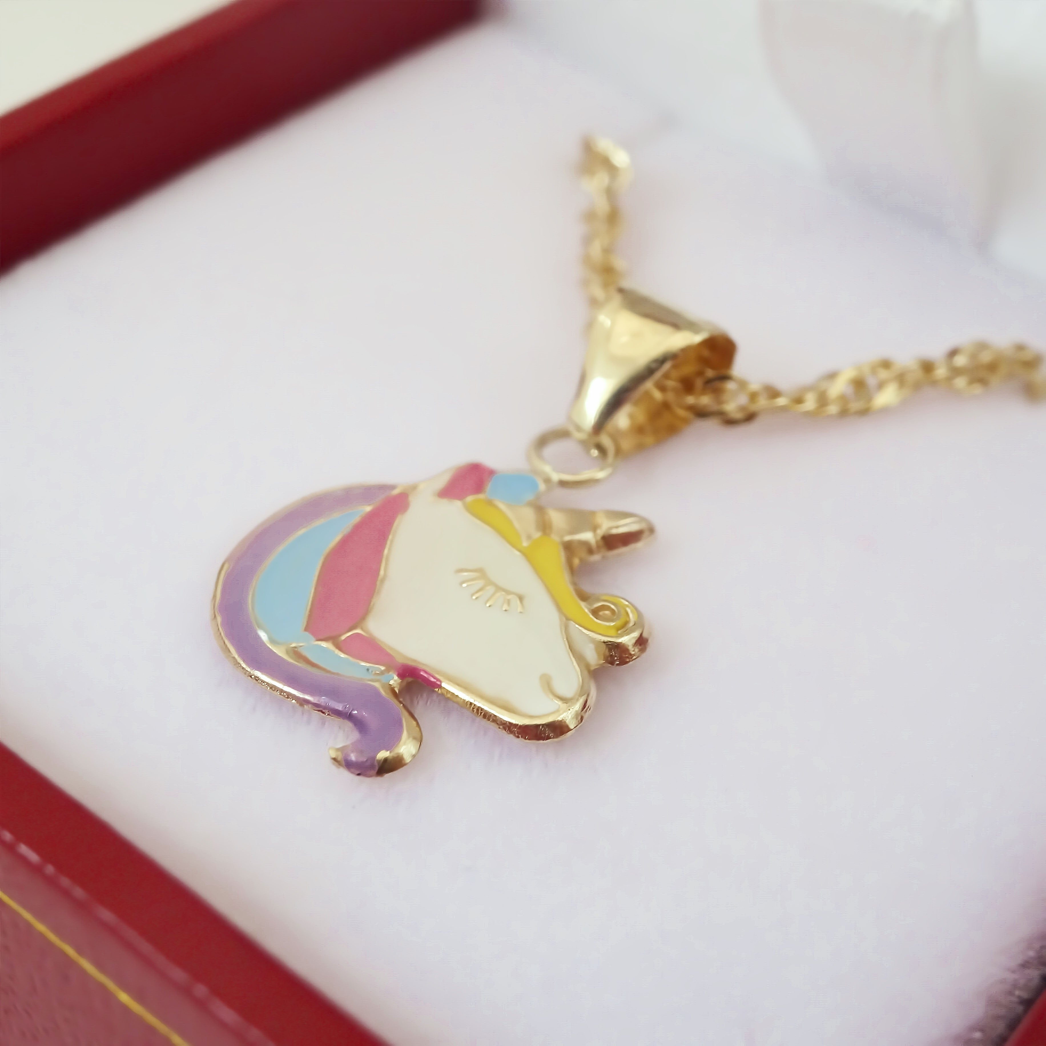 Amor Eterno - Dije Unicornio Sólido 10k + Cadena De Regalo