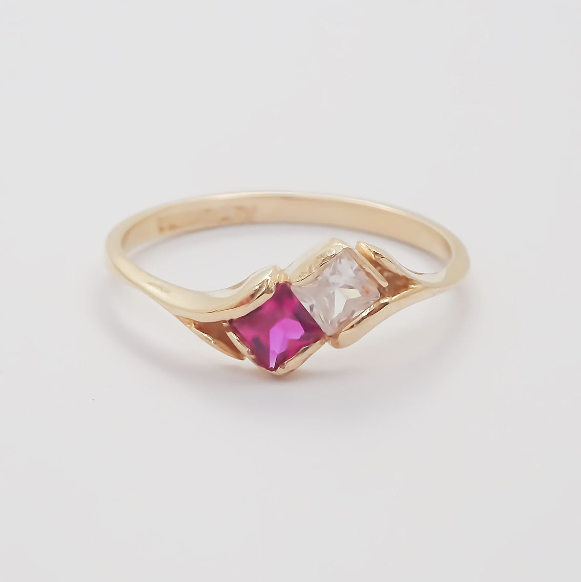 Amor Eterno - Anillo Tu Y Yo / Oro Sólido 10k